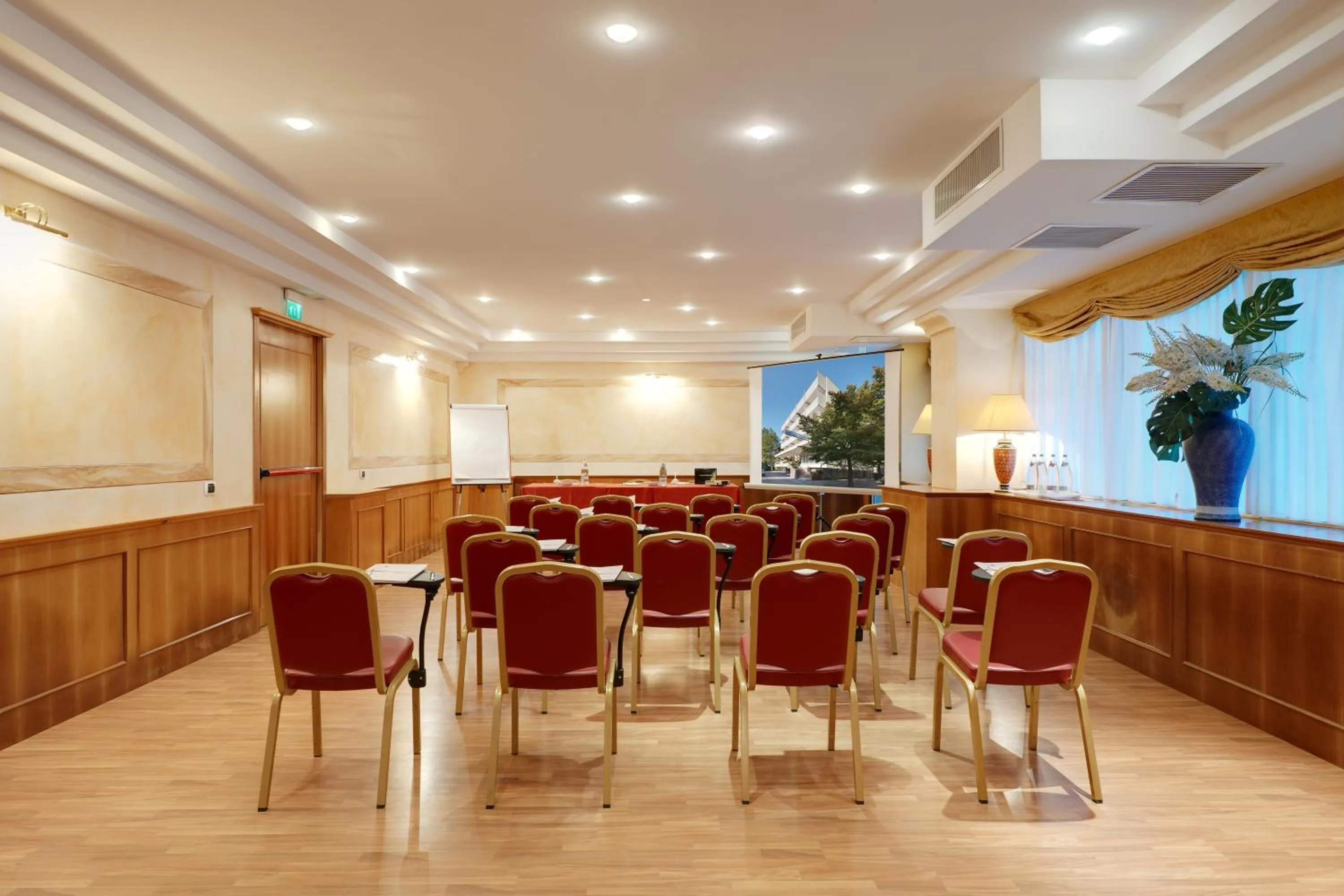 Meeting/conference room in Bio Boutique Hotel XU' - Gruppo Ambienthotels