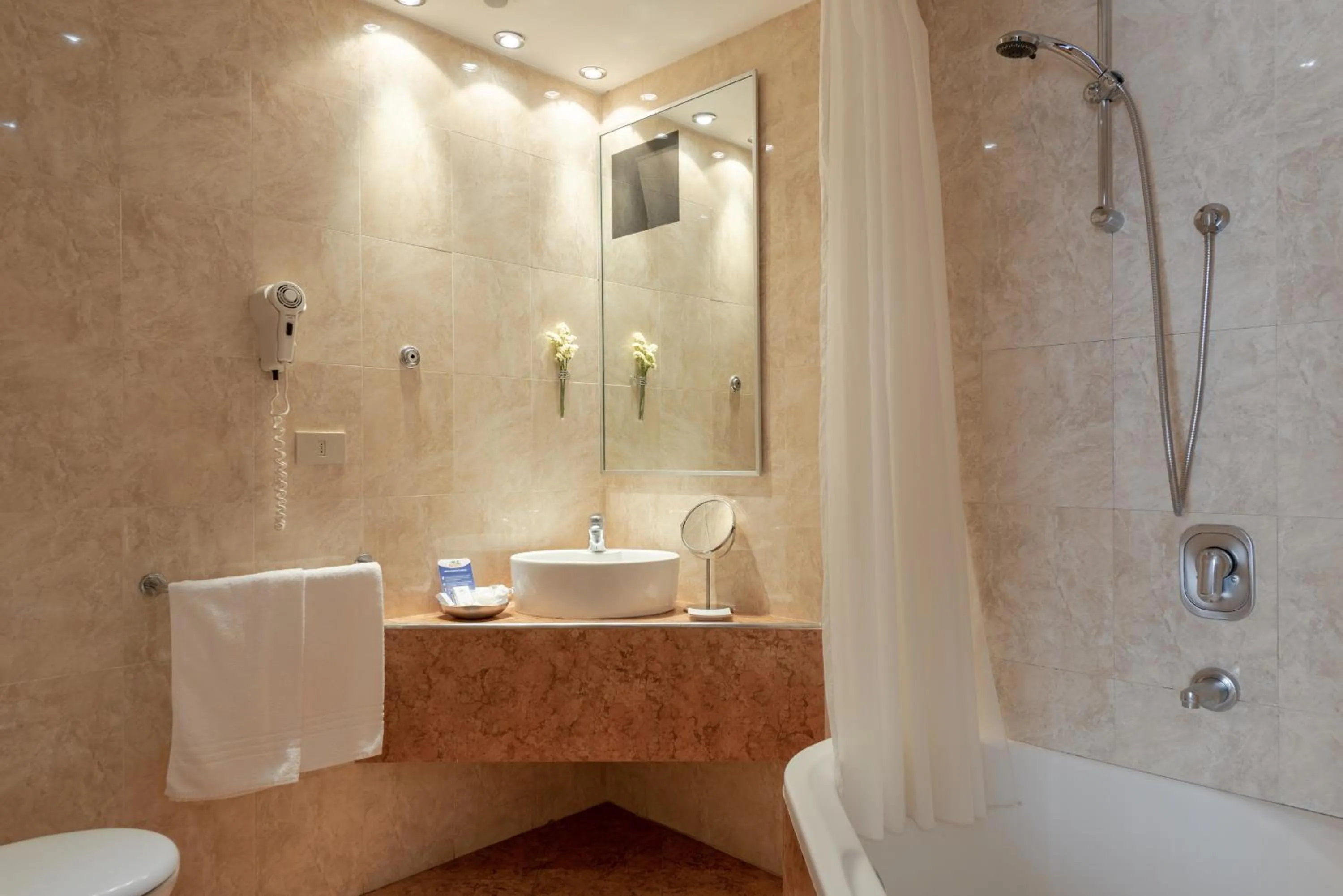 Bathroom in Bio Boutique Hotel XU' - Gruppo Ambienthotels