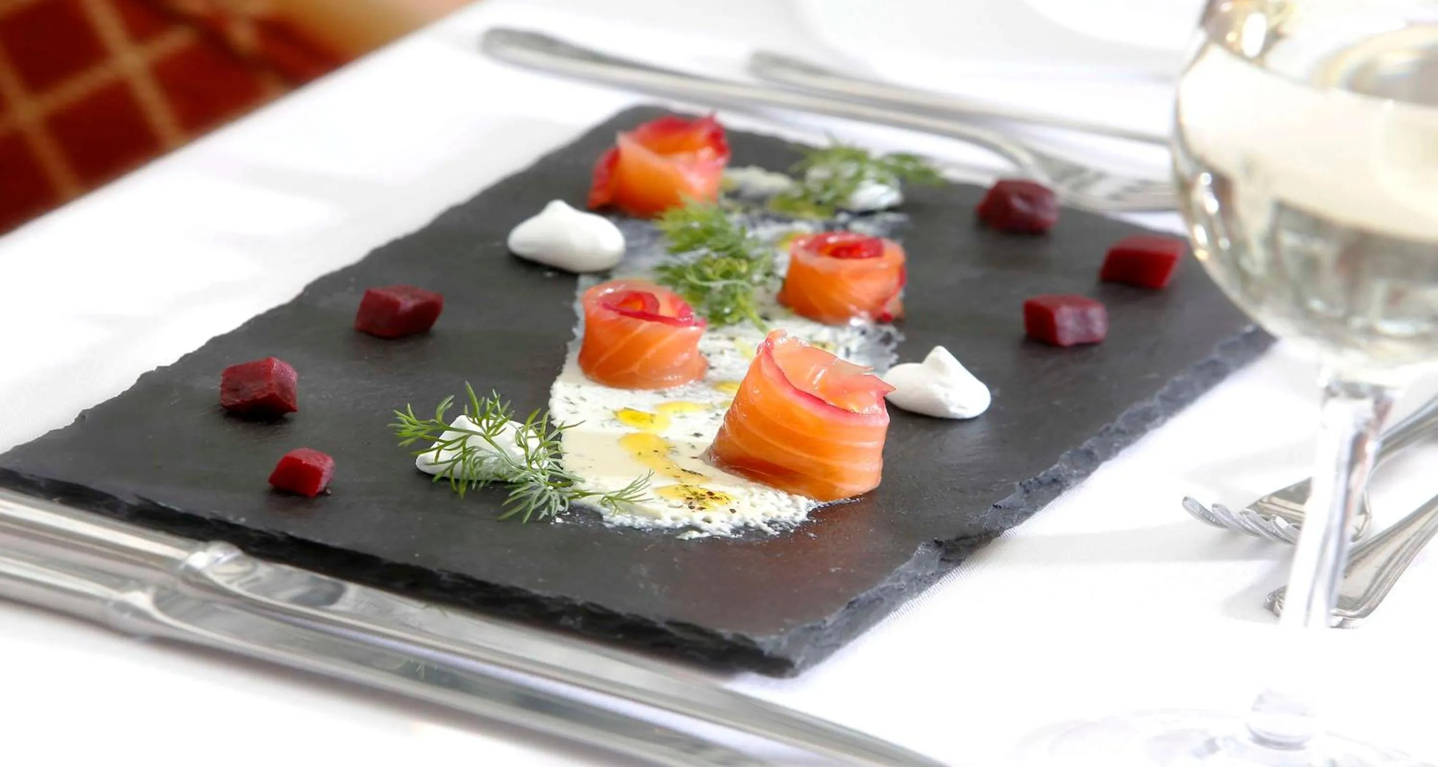 Restaurant/places to eat in B/W Plus Buxton Lee Wood Hotel