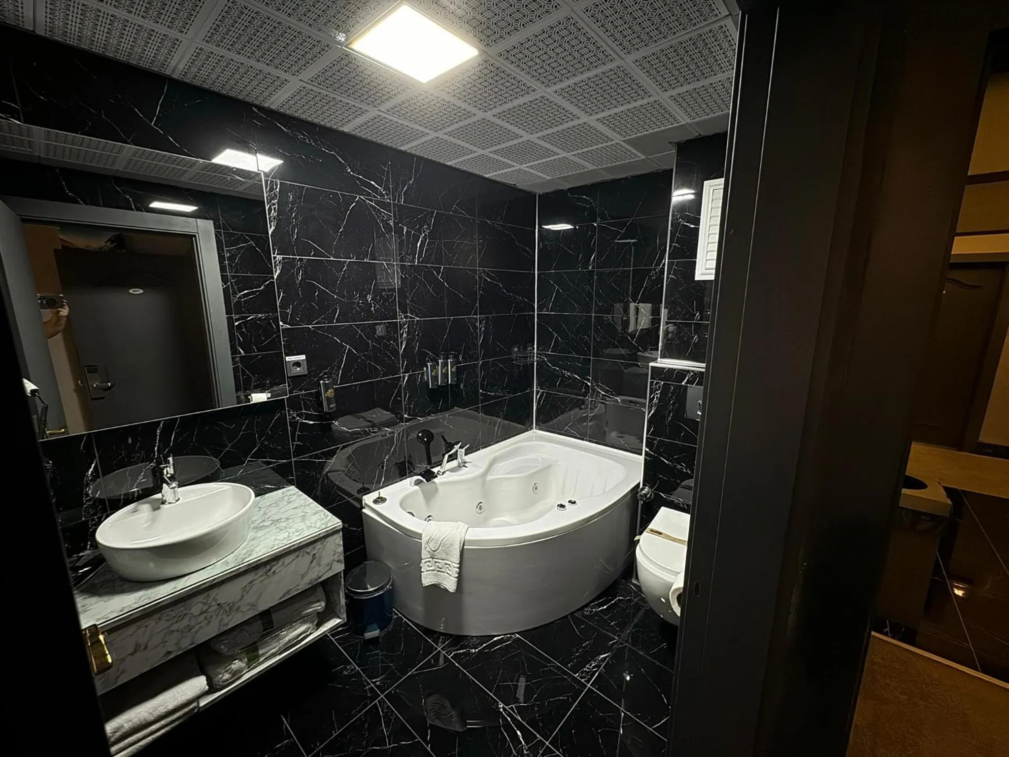 Bathroom in BÇ Ruby Hotel