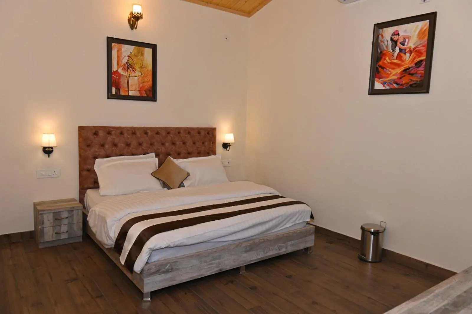 Bed in Prashanti Farms & Resort