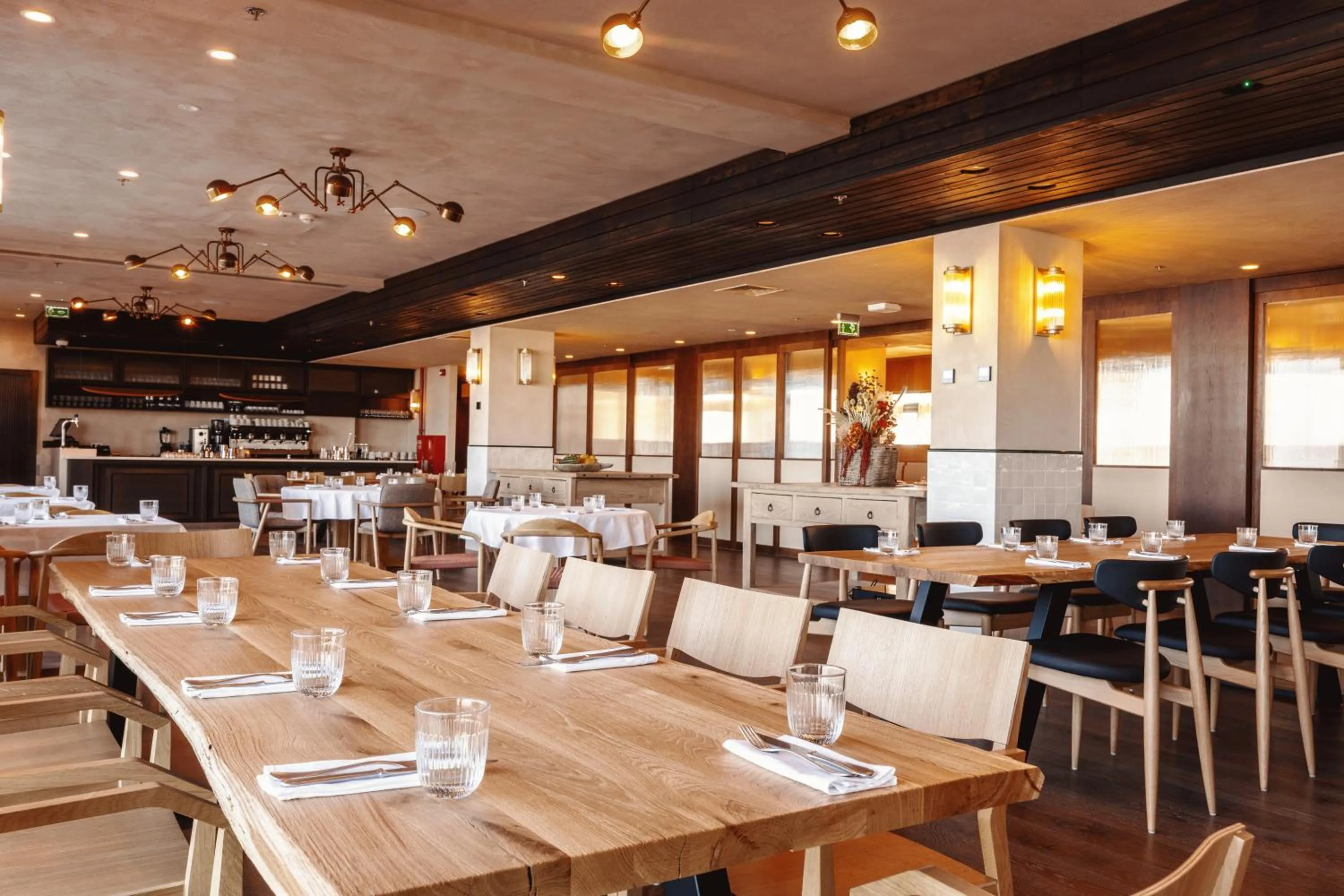 Restaurant/places to eat in BODBE Hotel