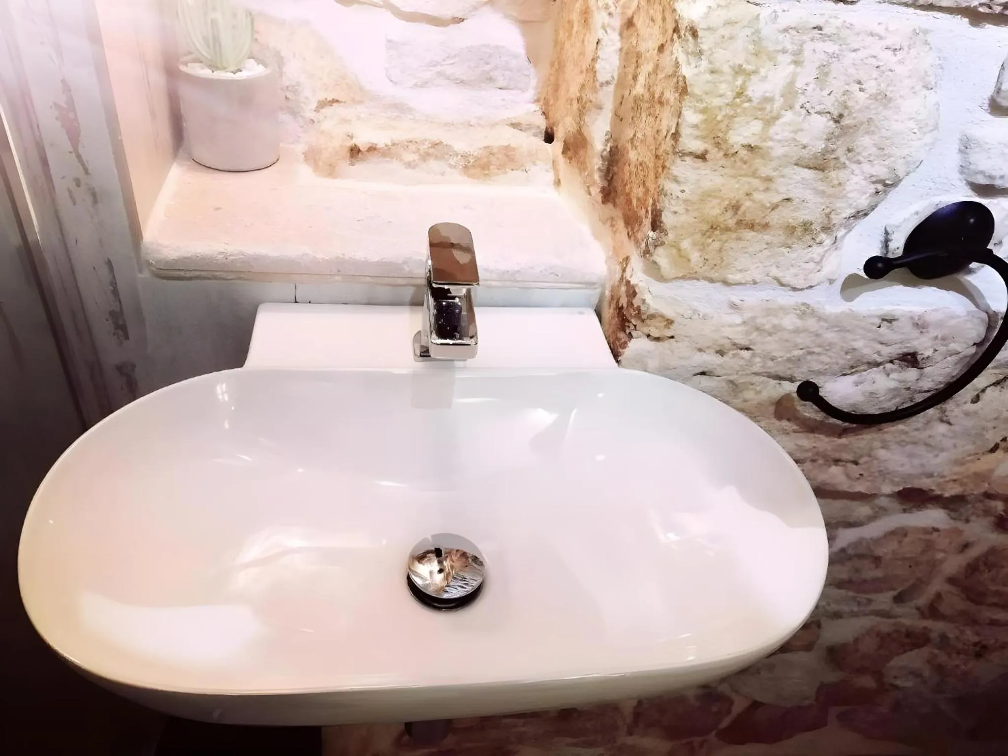 Bathroom in Archetto Bianco