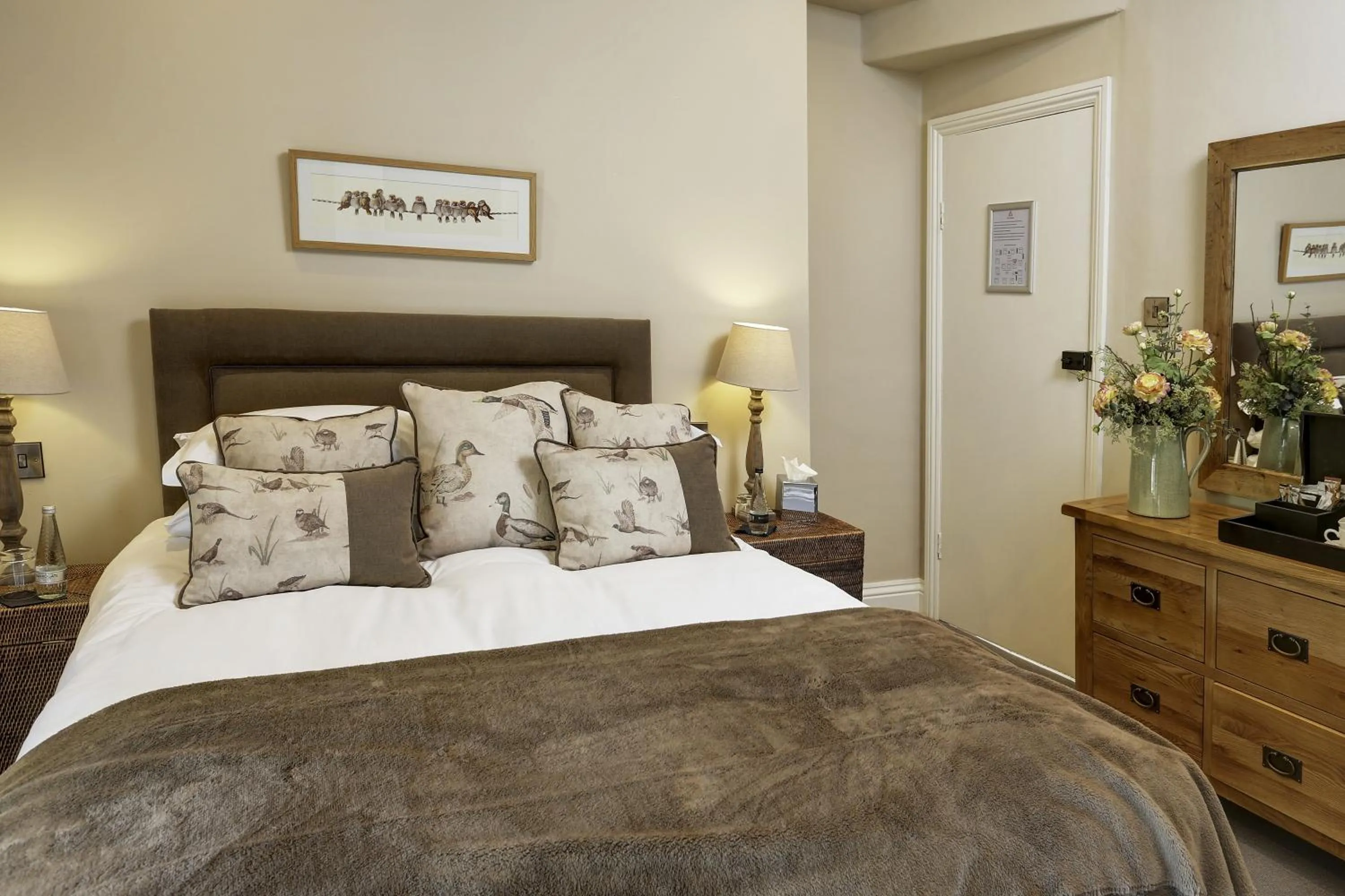 Bedroom, Bed in Falcon Manor Hotel