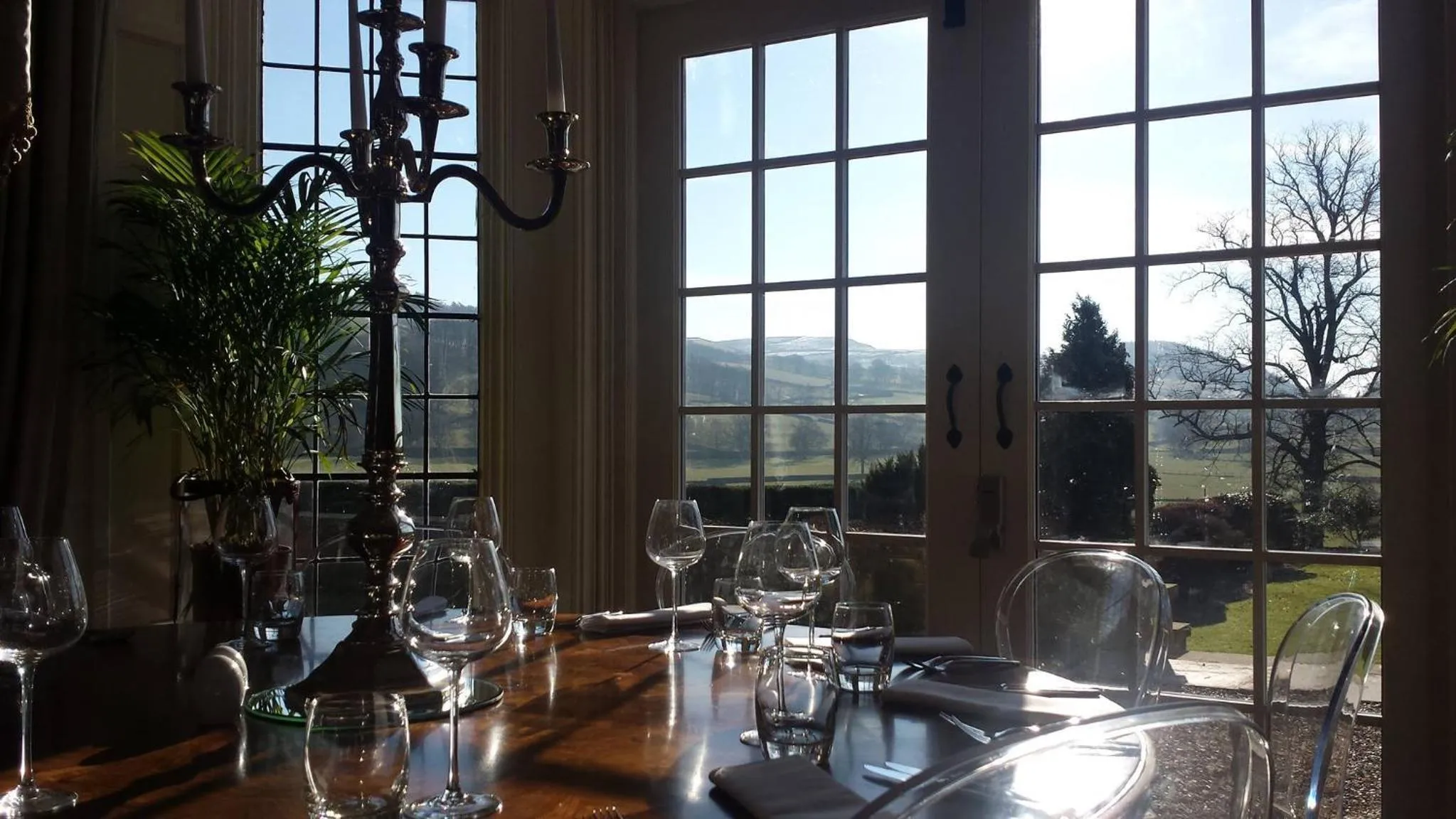 Restaurant/places to eat in Falcon Manor Hotel