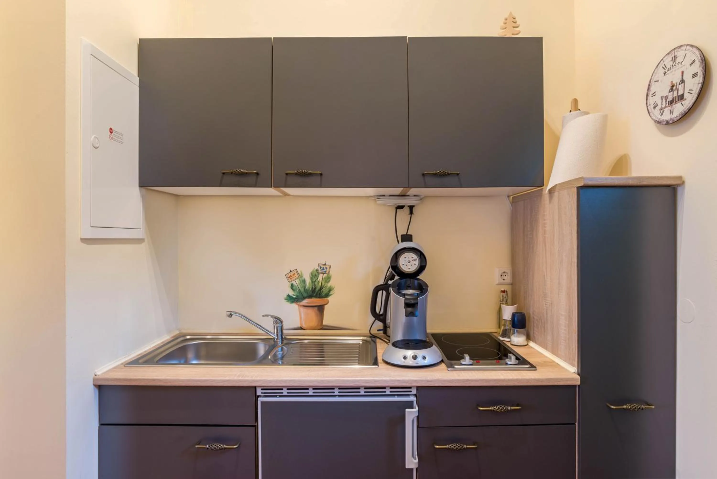 Coffee/tea facilities in SCHUSTERjunge Aparthotel