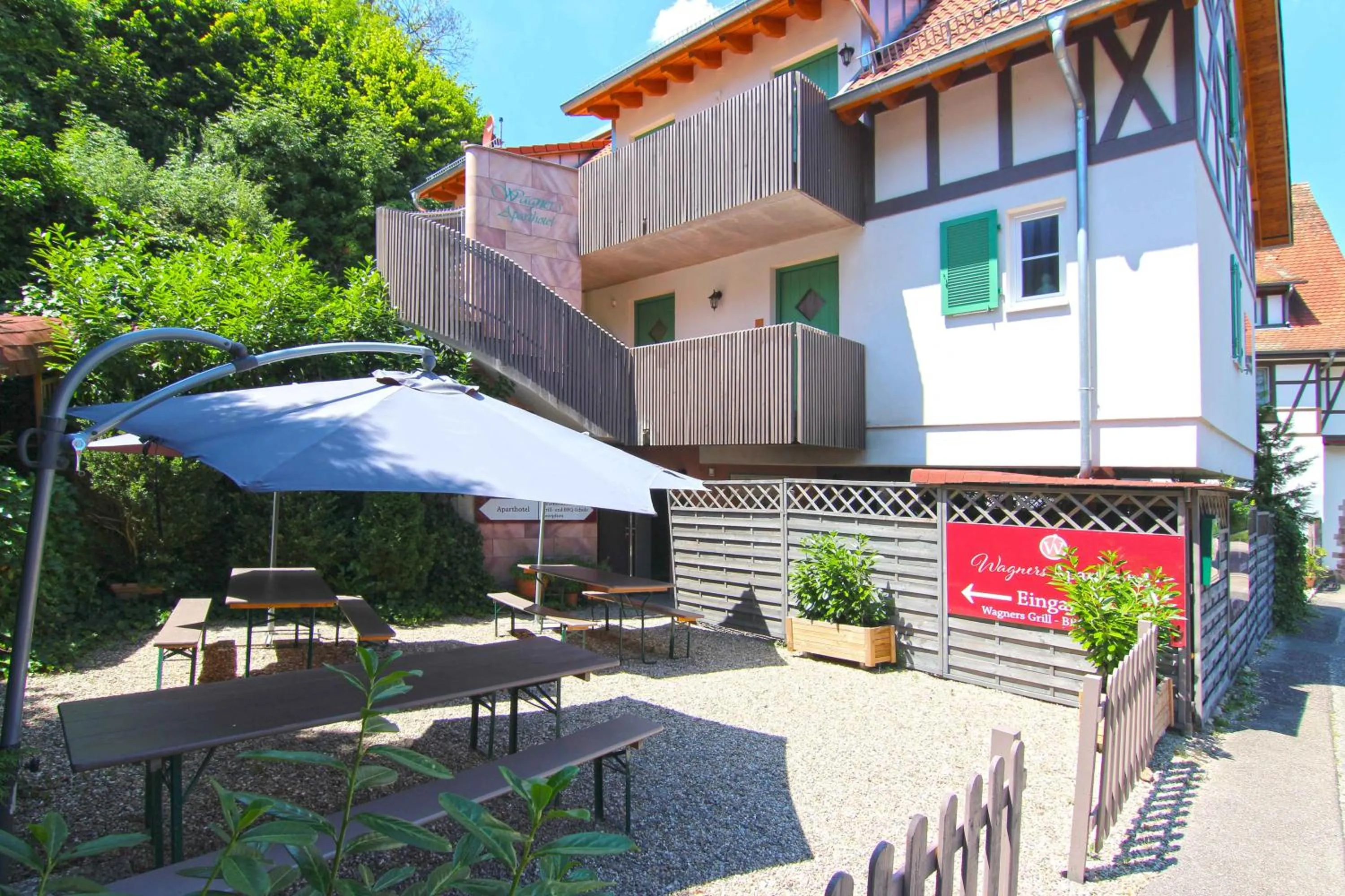 Property building in SCHUSTERjunge Aparthotel