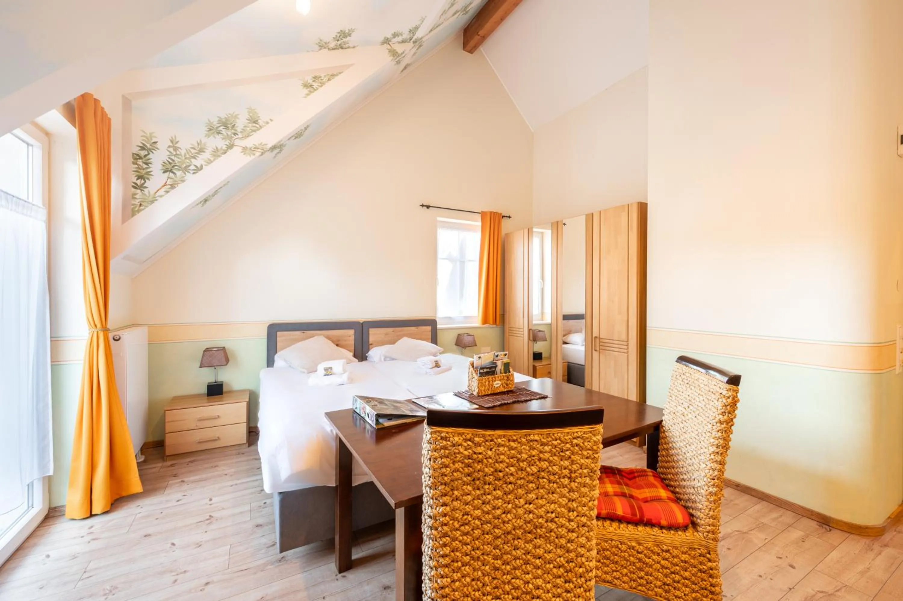 Bed in SCHUSTERjunge Aparthotel I Zentral I Studio Apartments I Küche & Bad I Parkplatz