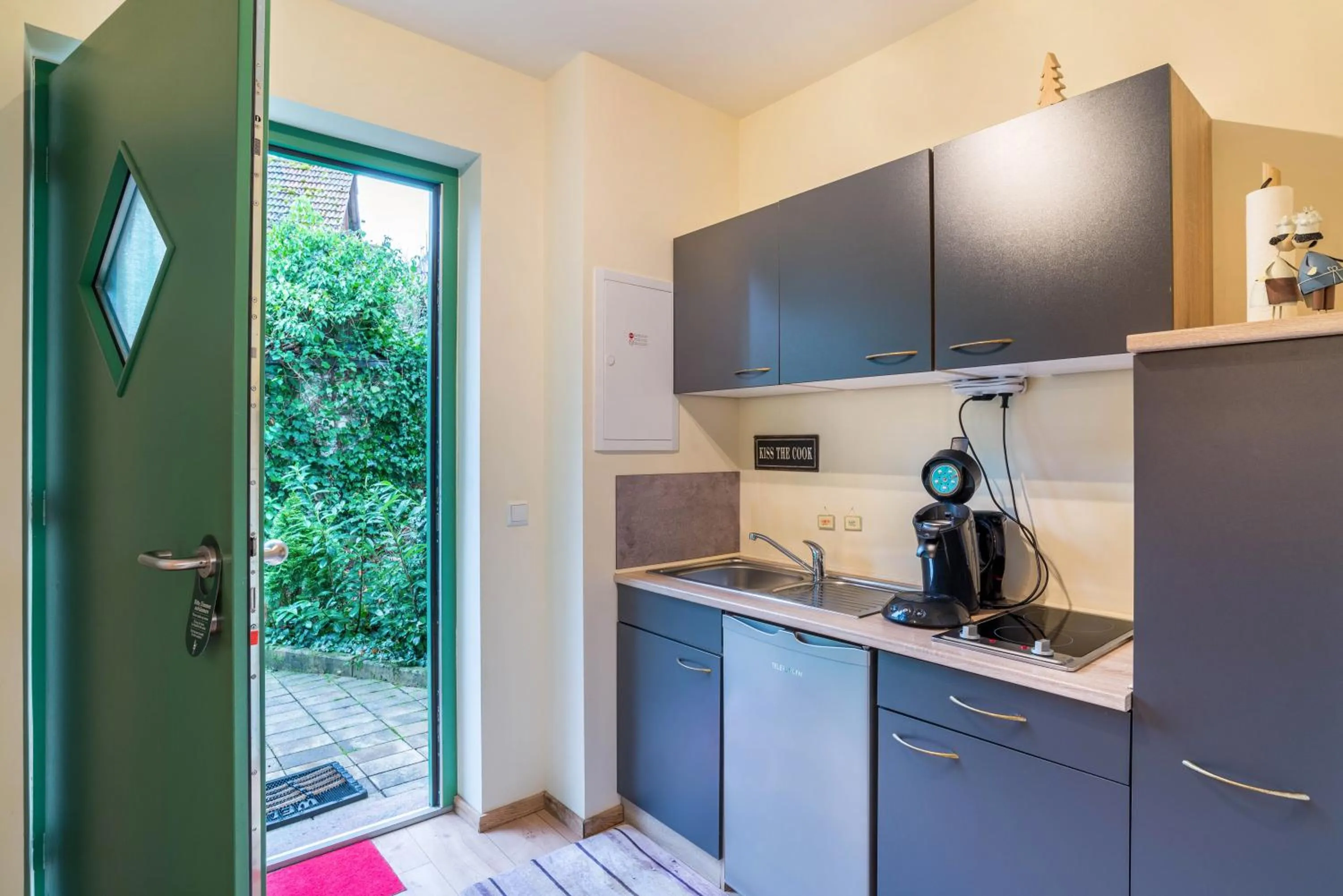 Coffee/tea facilities in SCHUSTERjunge Aparthotel