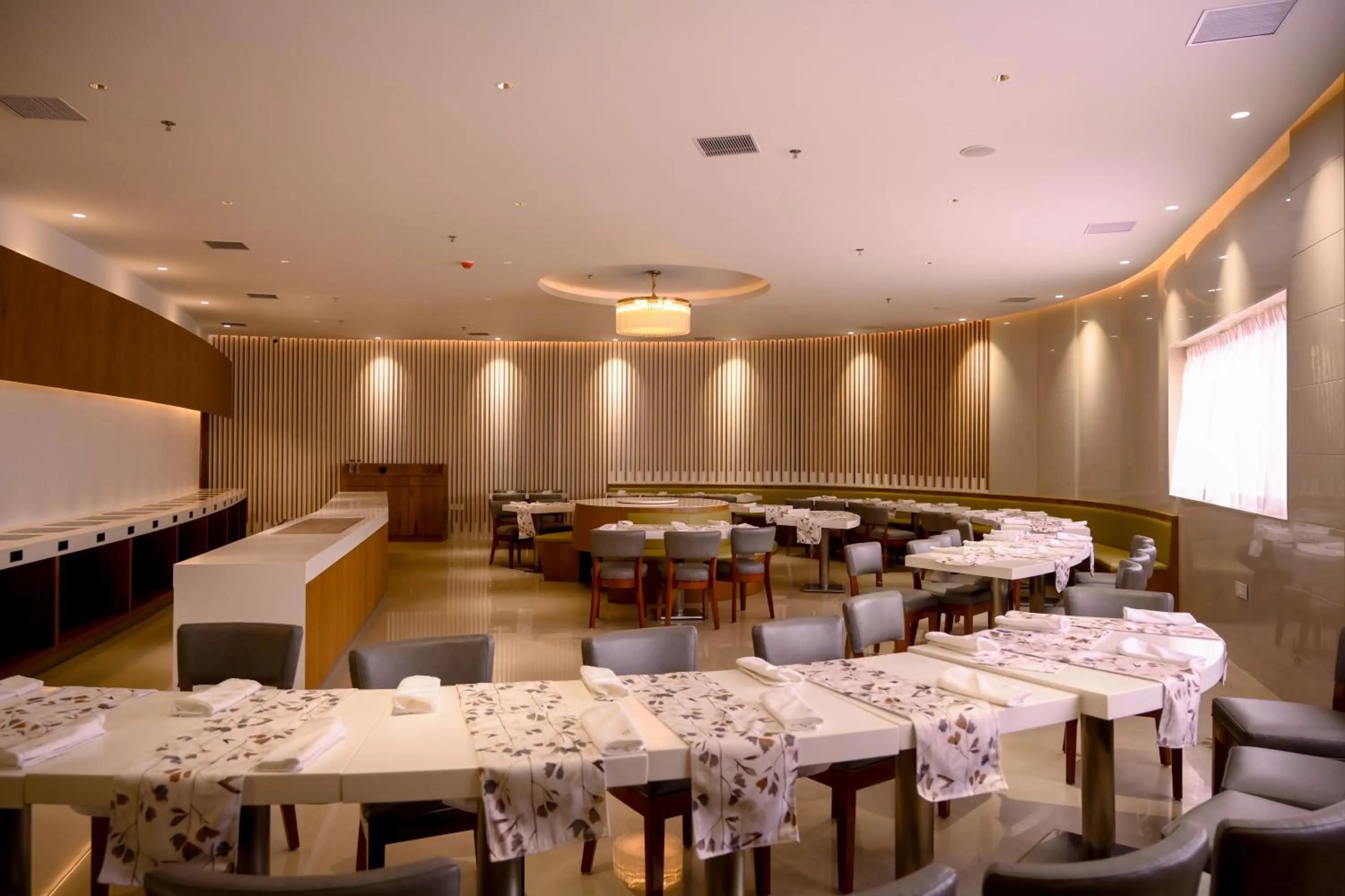 Restaurant/places to eat in TIARA by MPS