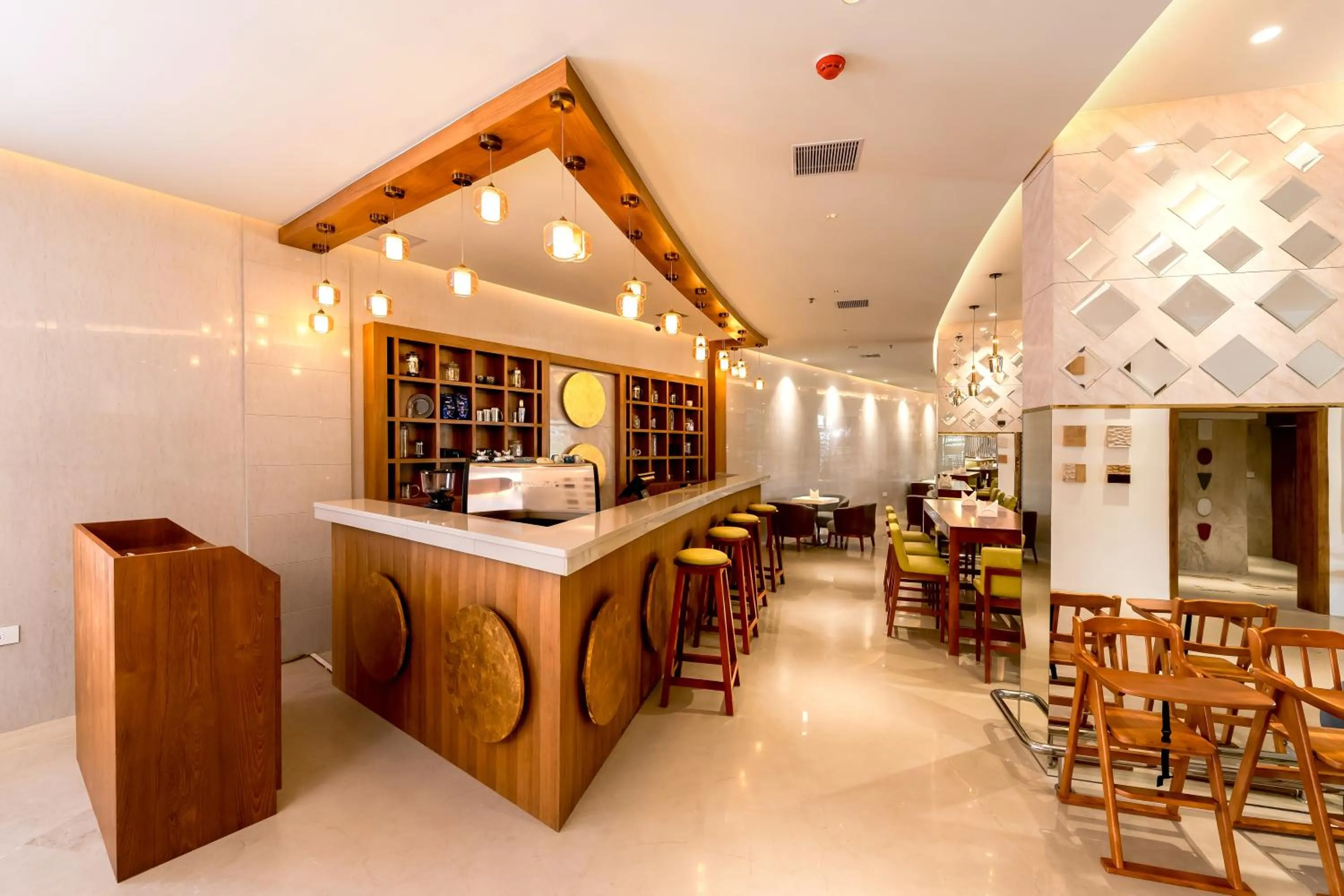 Restaurant/places to eat in TIARA by MPS