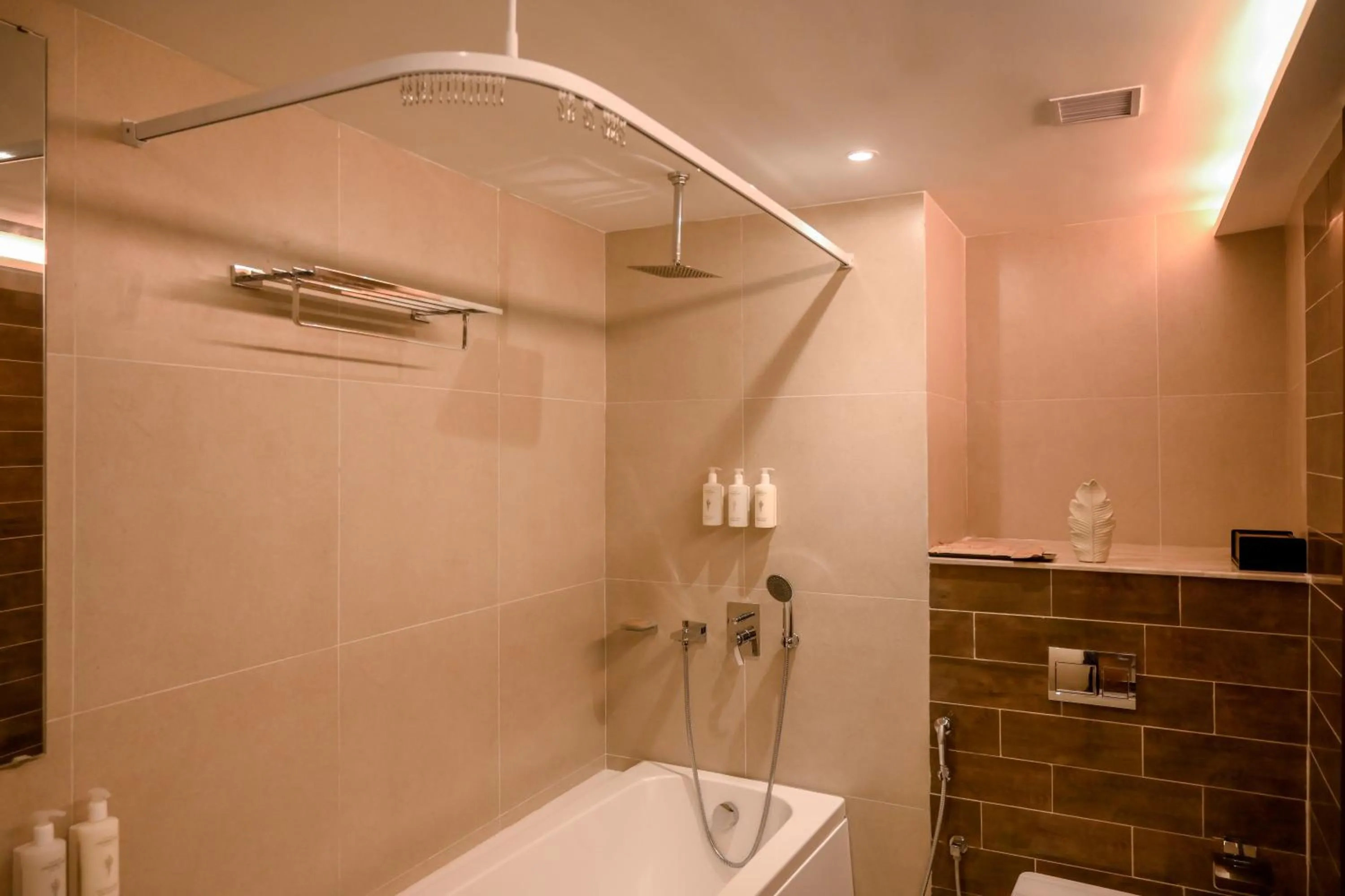 Shower in TIARA by MPS