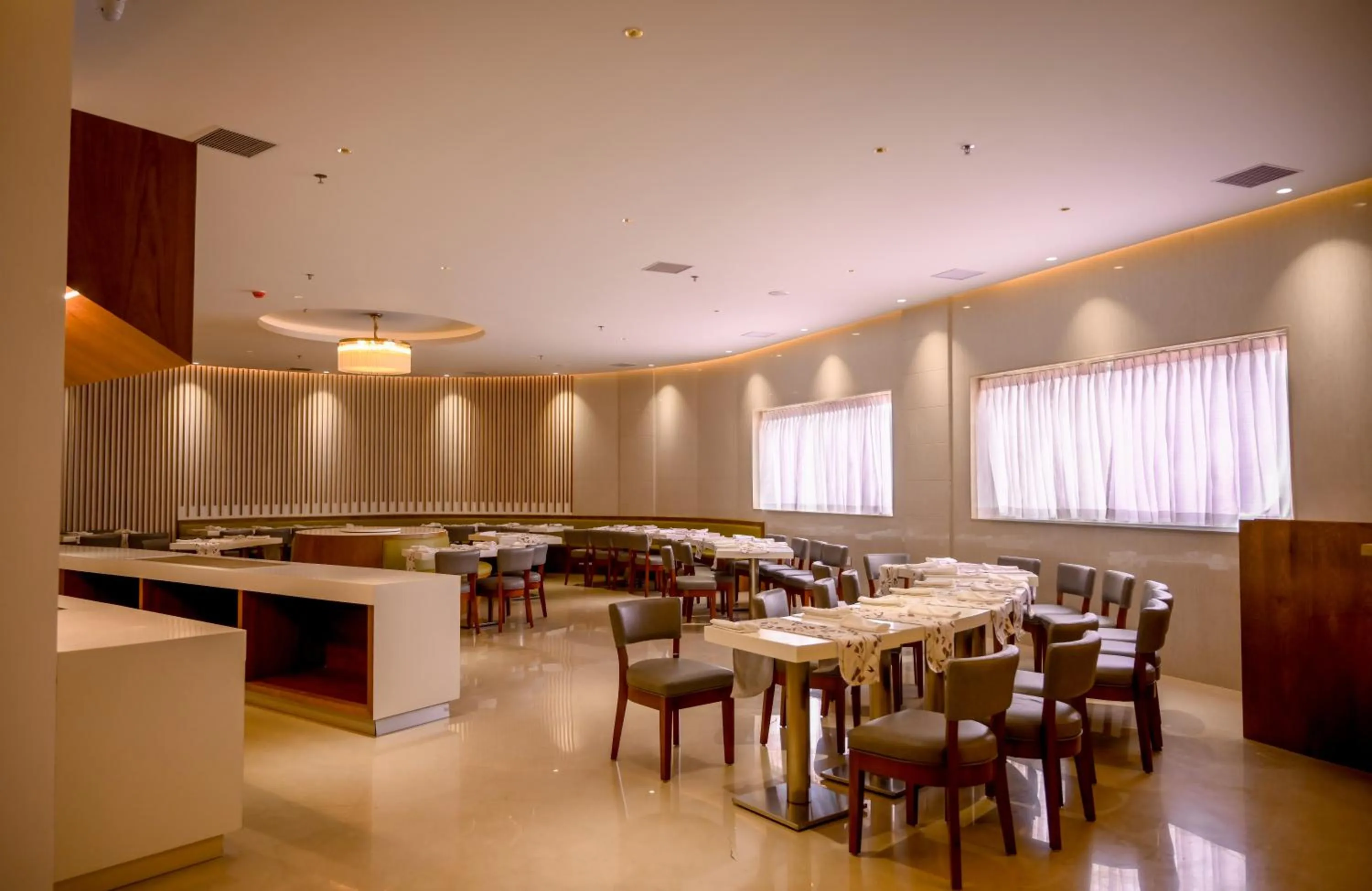 Restaurant/places to eat in TIARA by MPS