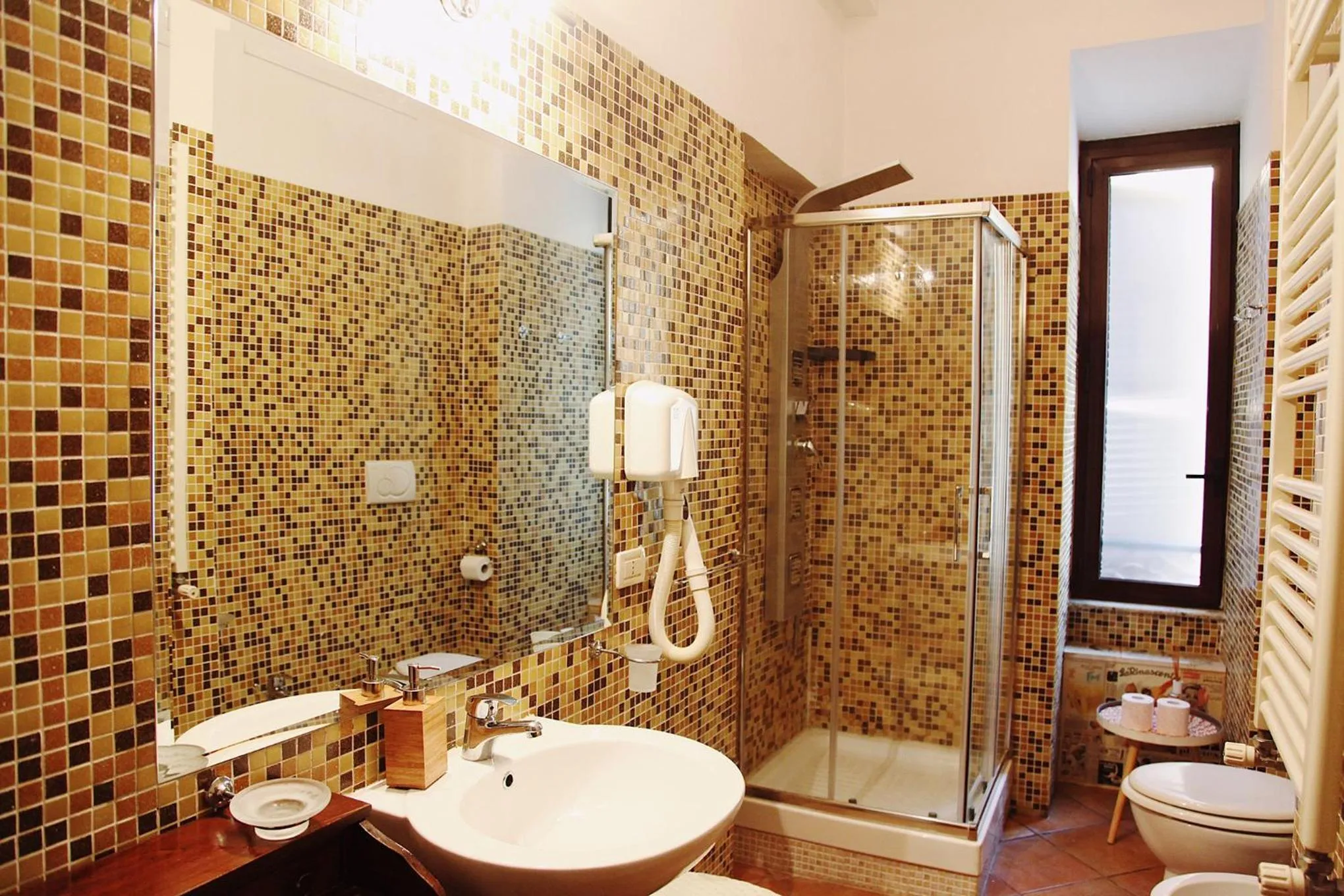 Shower in Trastevere Dream House