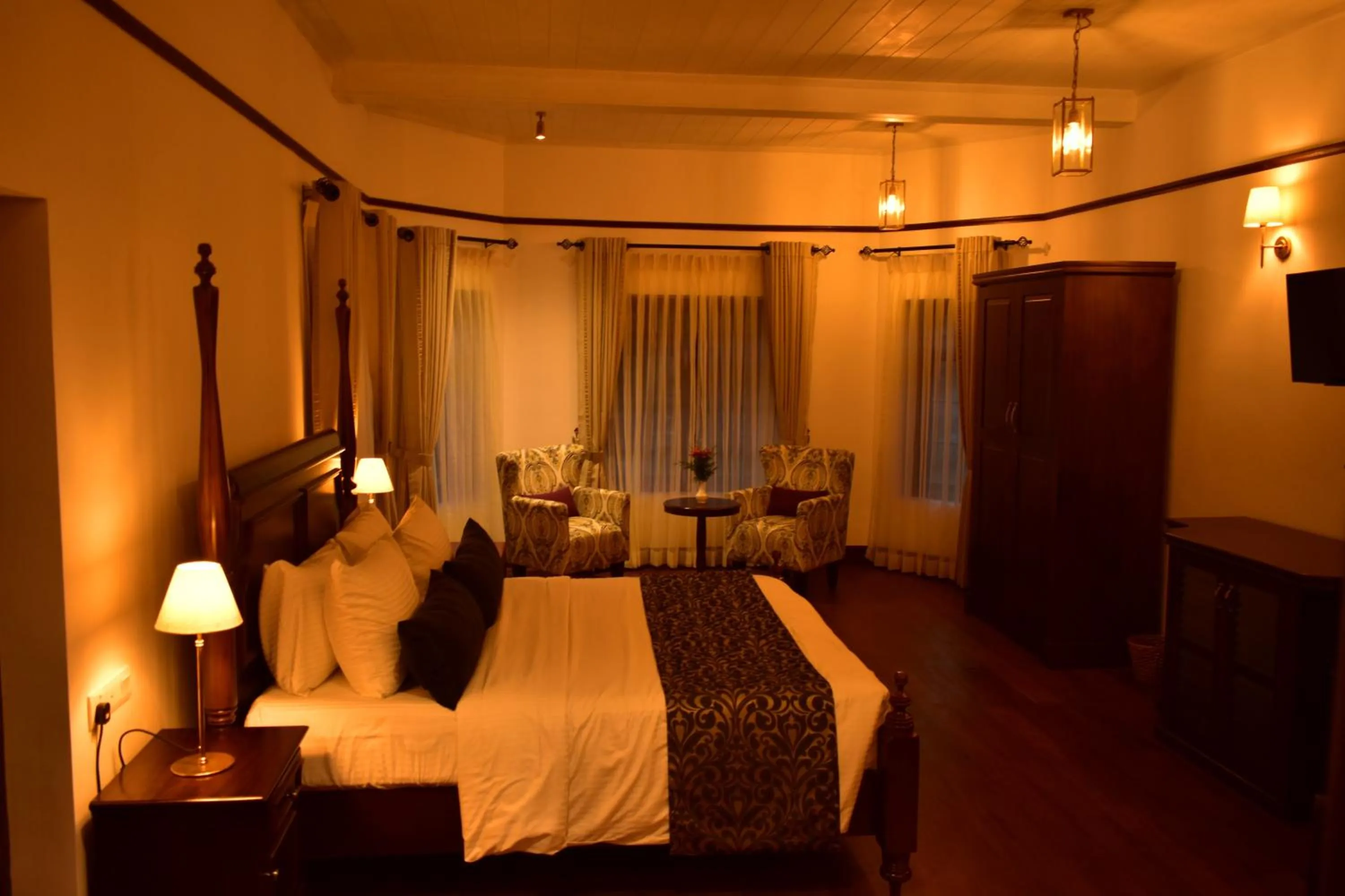 Photo of the whole room, Bed in Hill Cottage