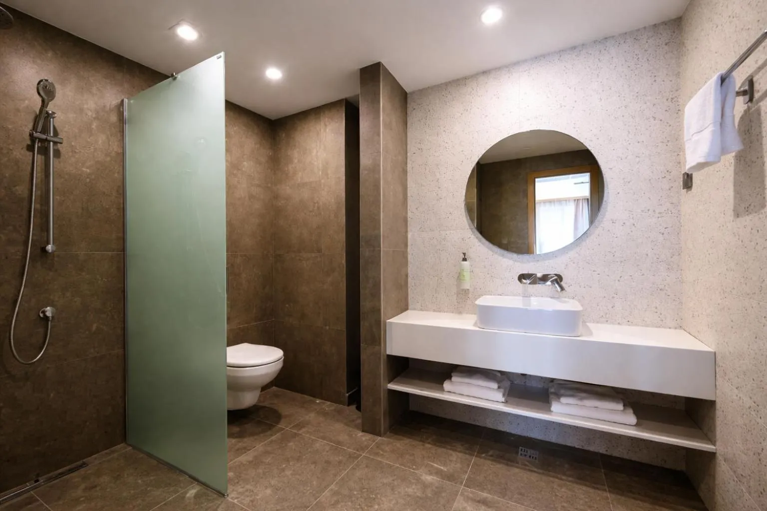 Shower in B1 Downtown Hotel, Sofia