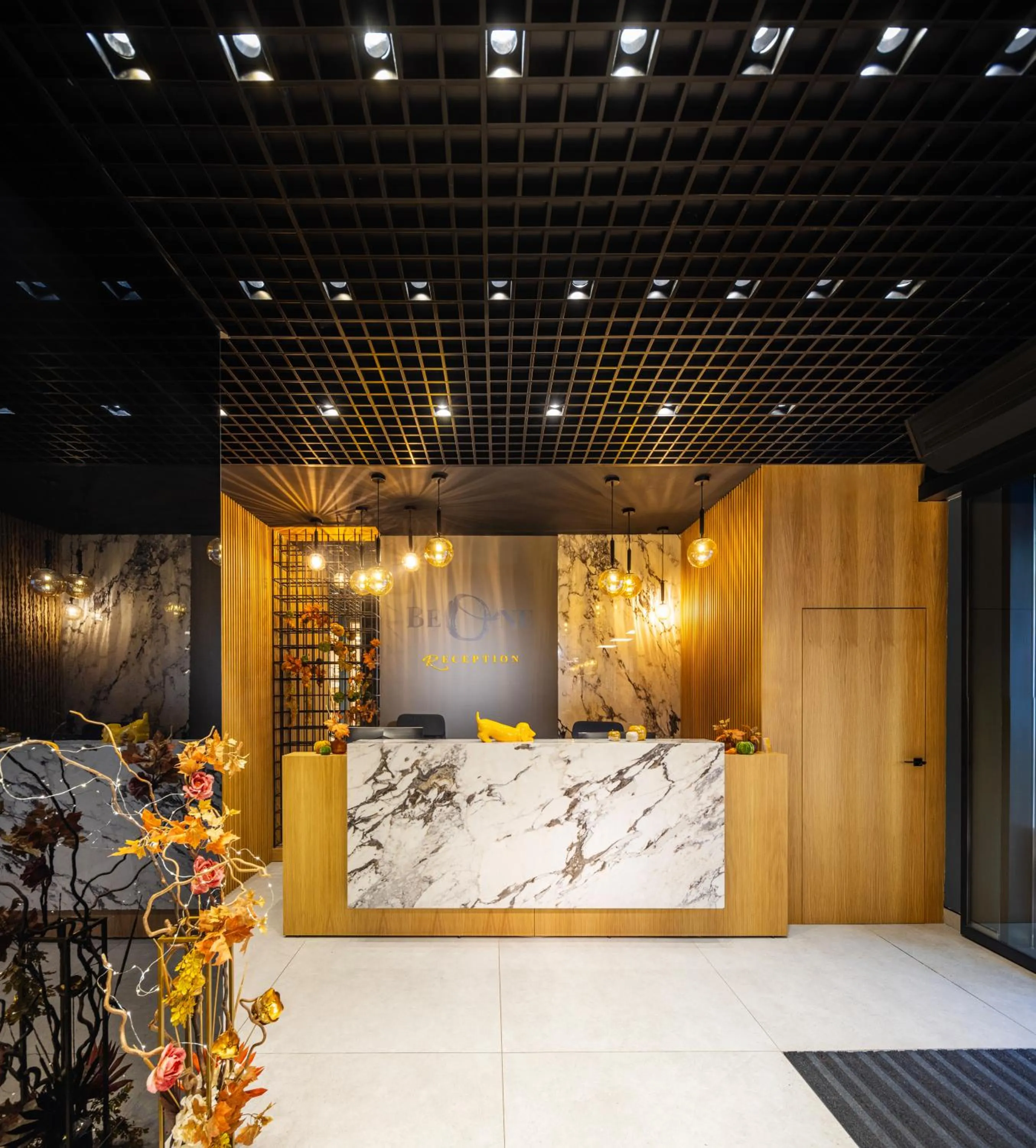 Lobby or reception, Bed in B1 Downtown Hotel