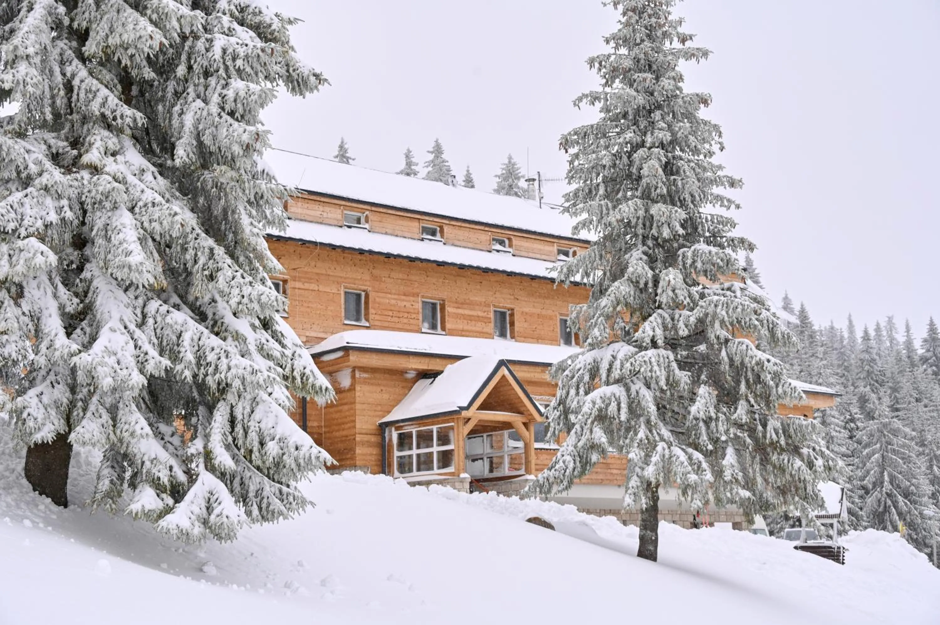 Property building in Hotel Granit Smrekovica