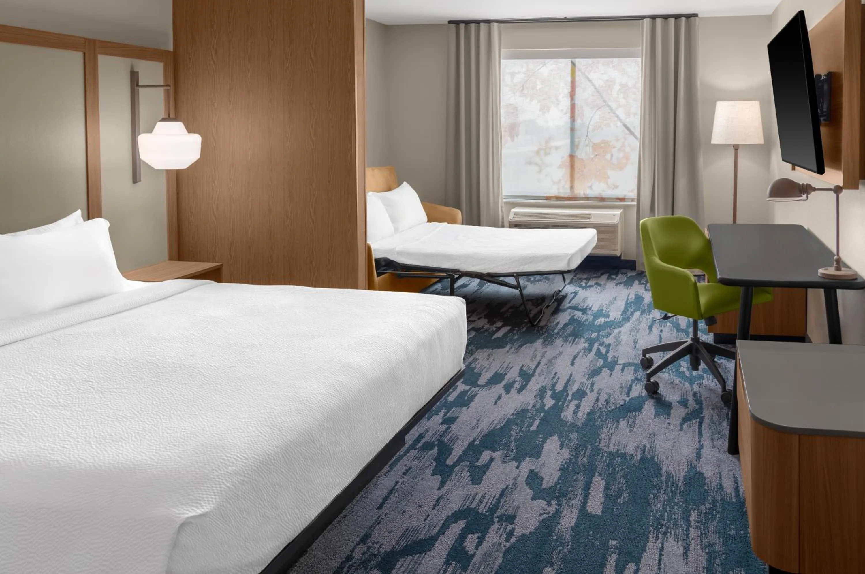 Guests, Bed in Fairfield by Marriott Inn & Suites Norwalk