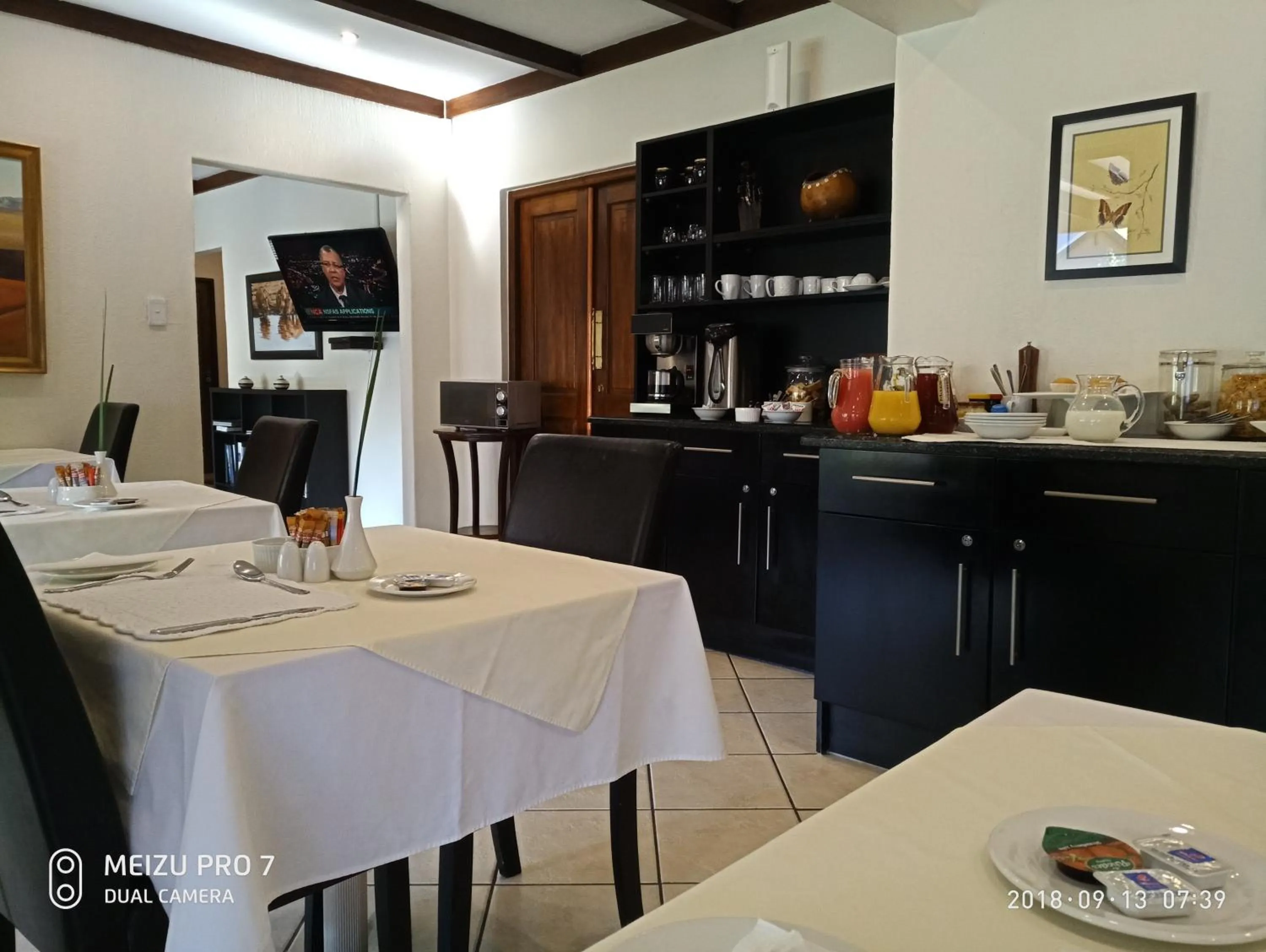 Breakfast in Sand River Guest House