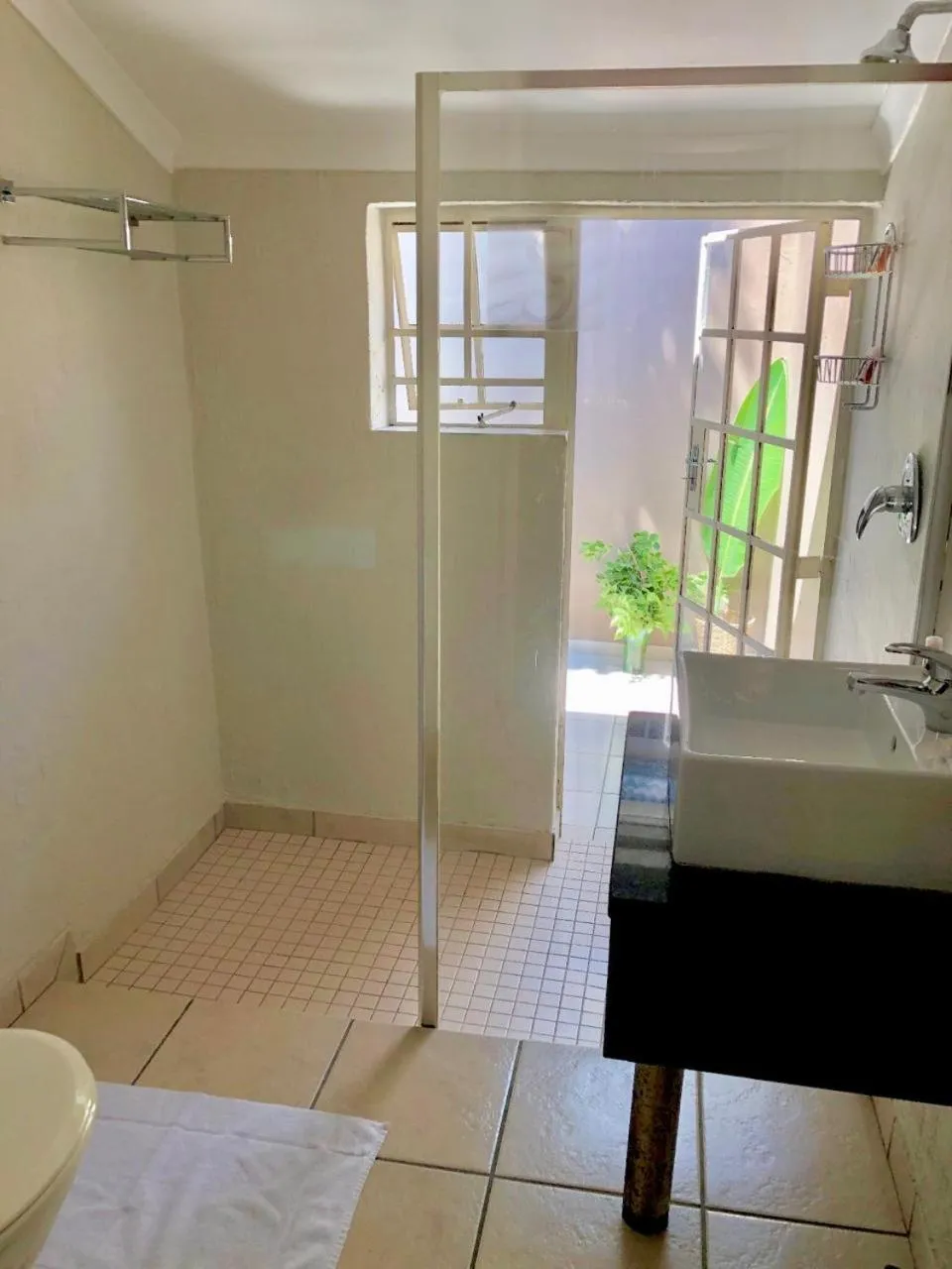 Shower in Sand River Guest House