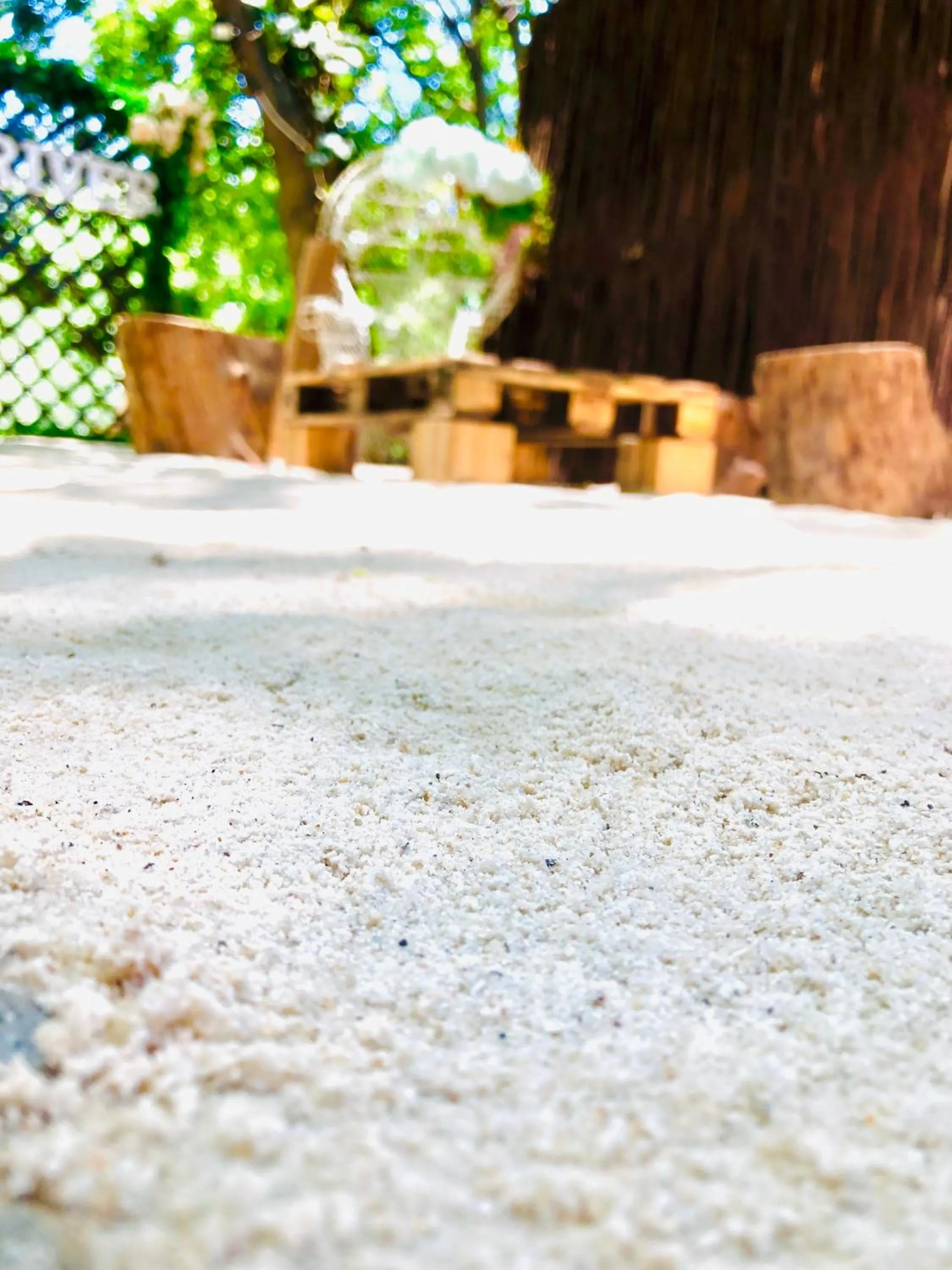 Restaurant/places to eat in Sand River Guest House