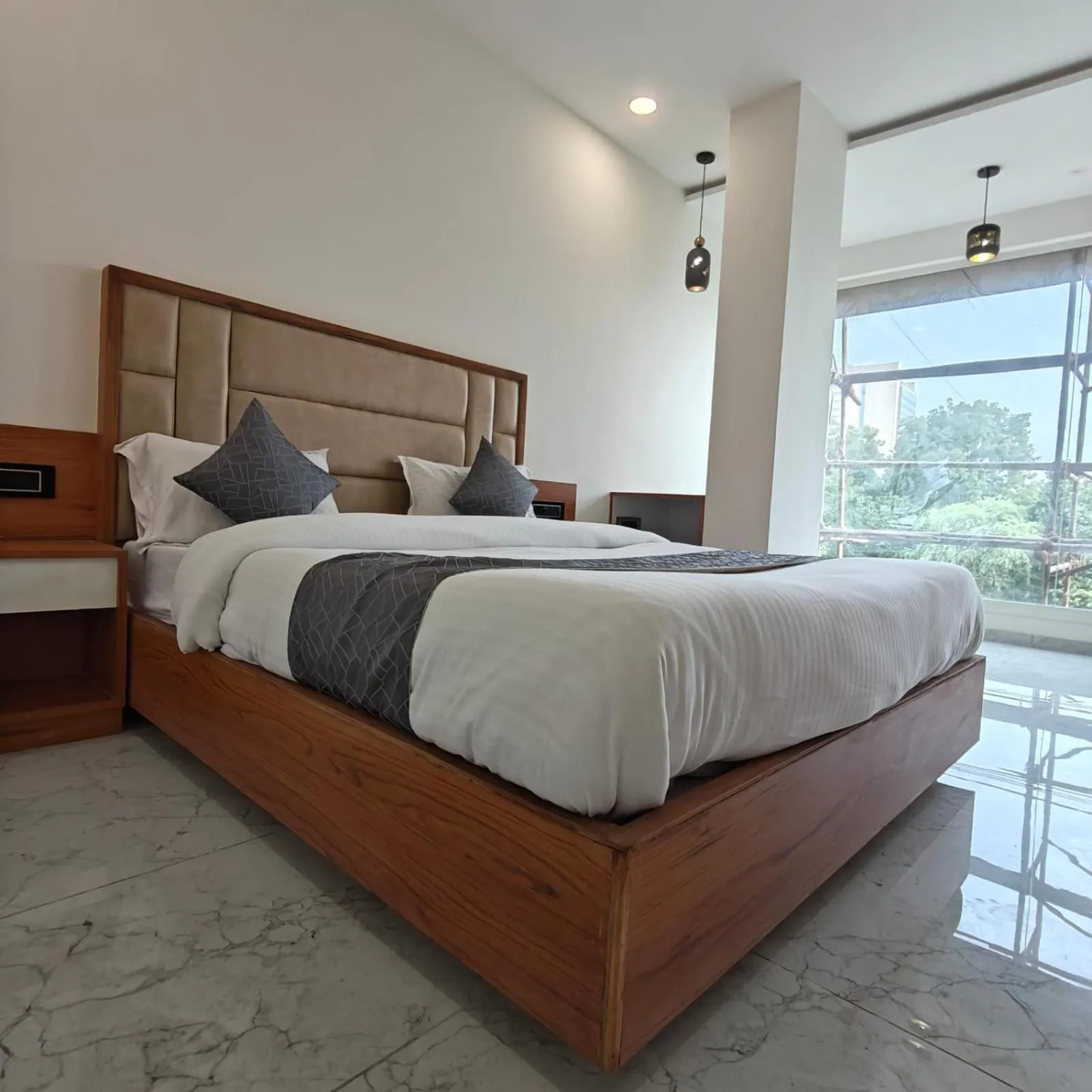 Bed in Hotelmaple tree