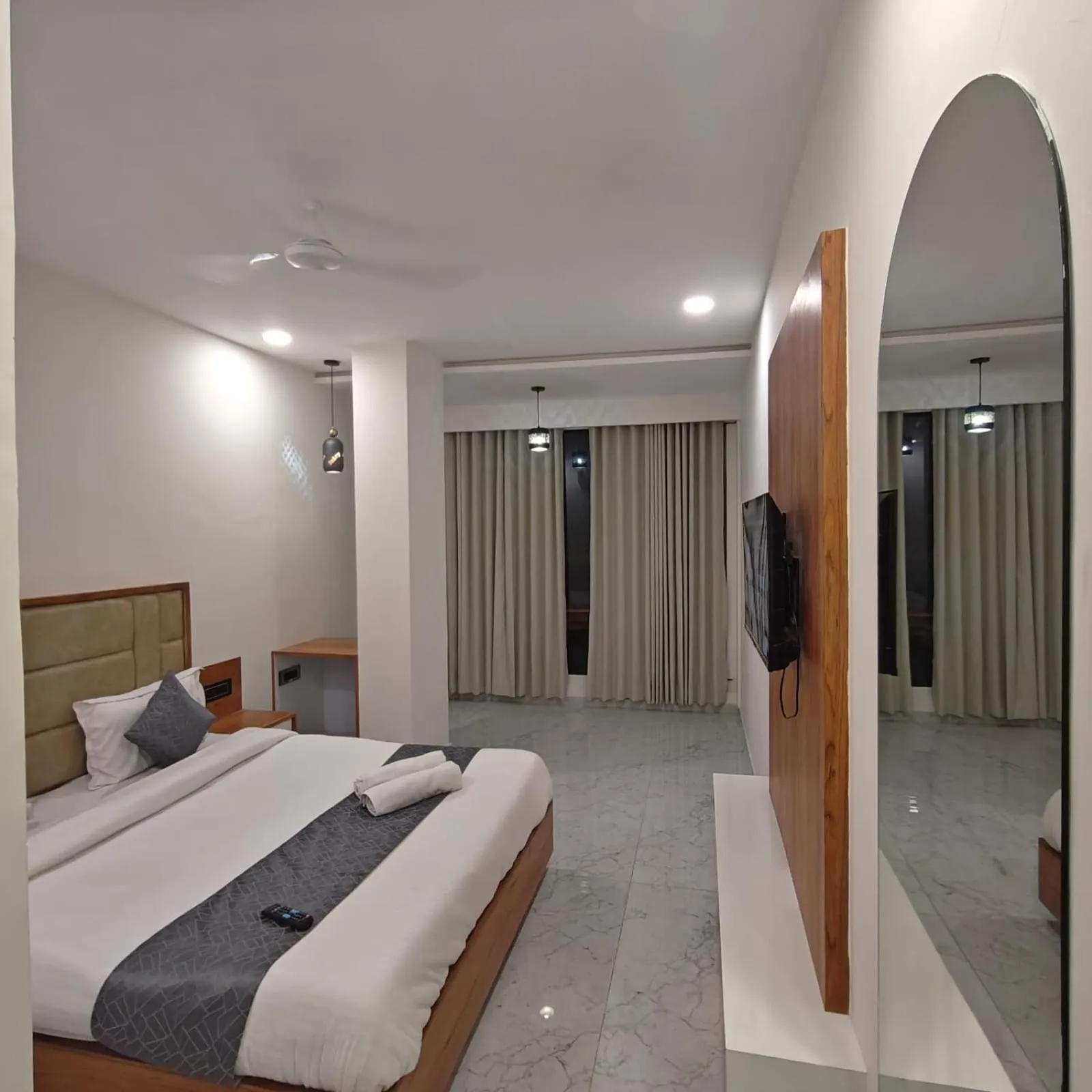 Photo of the whole room, Bed in Hotelmaple tree