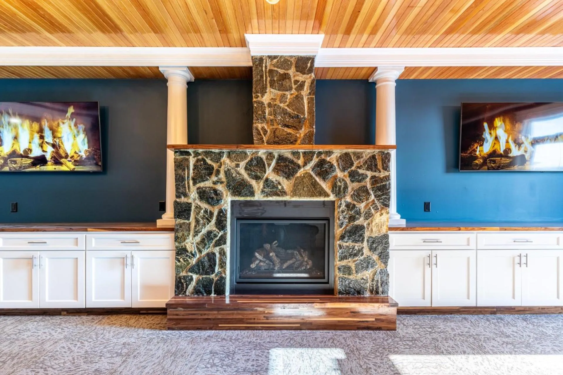 Lobby or reception in Stone Park Ellsworth-Bar Harbor