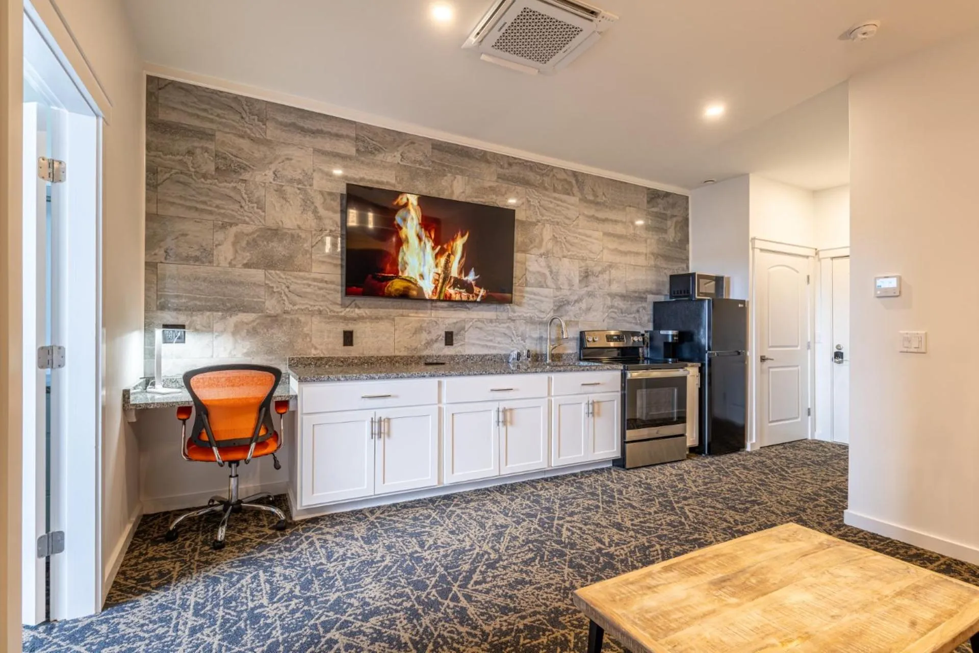 Living room in Stone Park Ellsworth-Bar Harbor