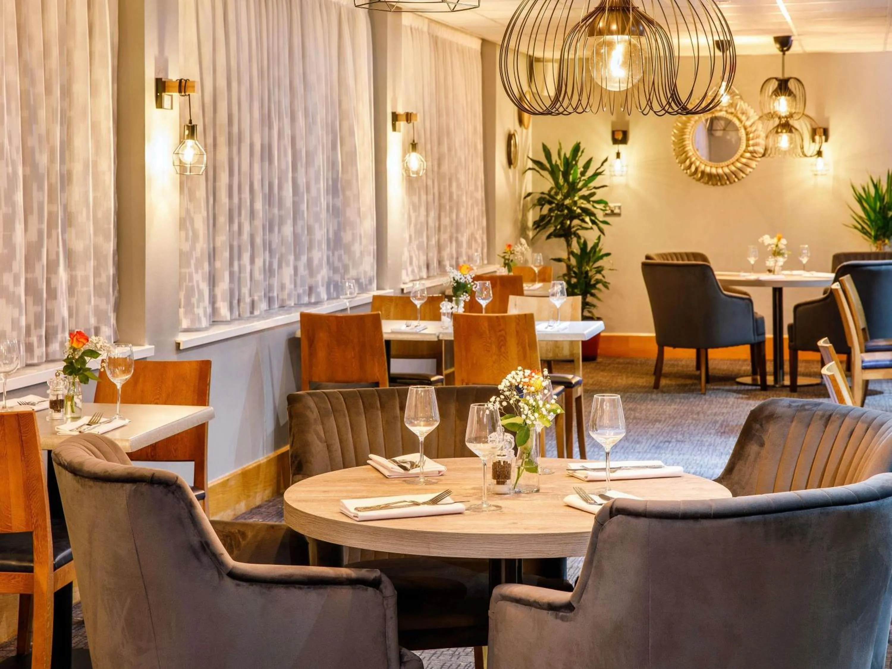 Restaurant/places to eat in The Harlow Hotel By AccorHotels