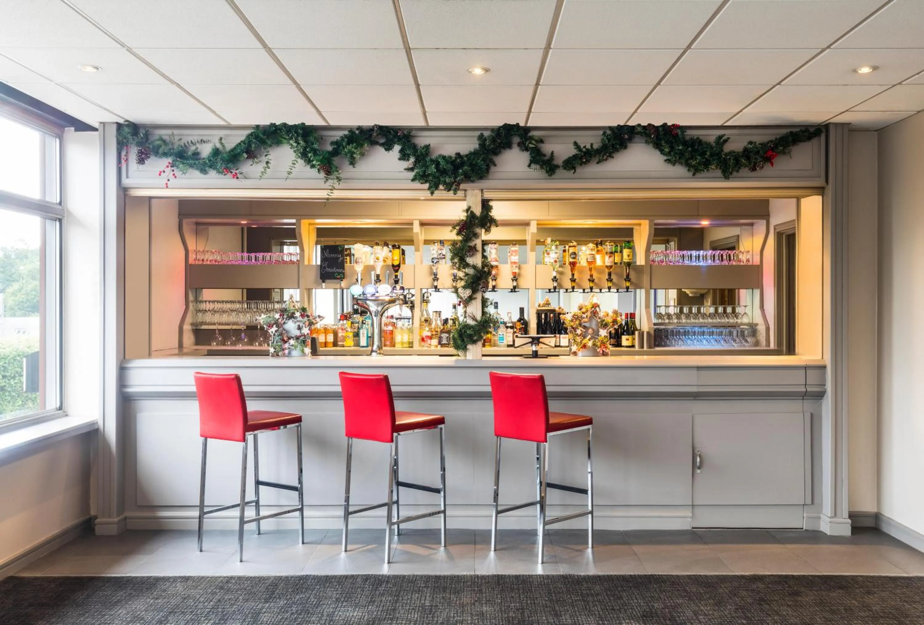 Lounge or bar in The Harlow Hotel By AccorHotels