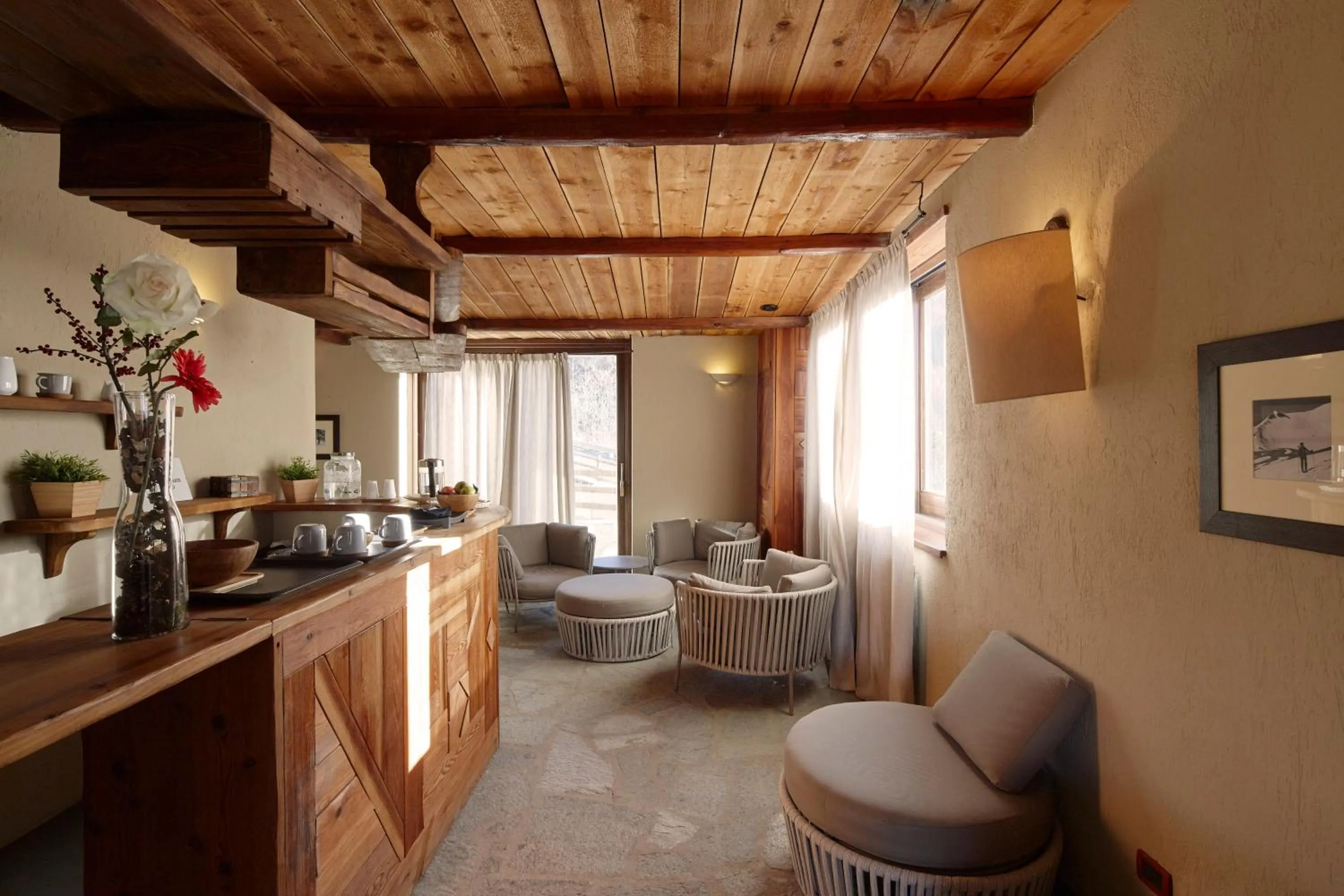 Lounge or bar in Chaberton Lodge & Spa