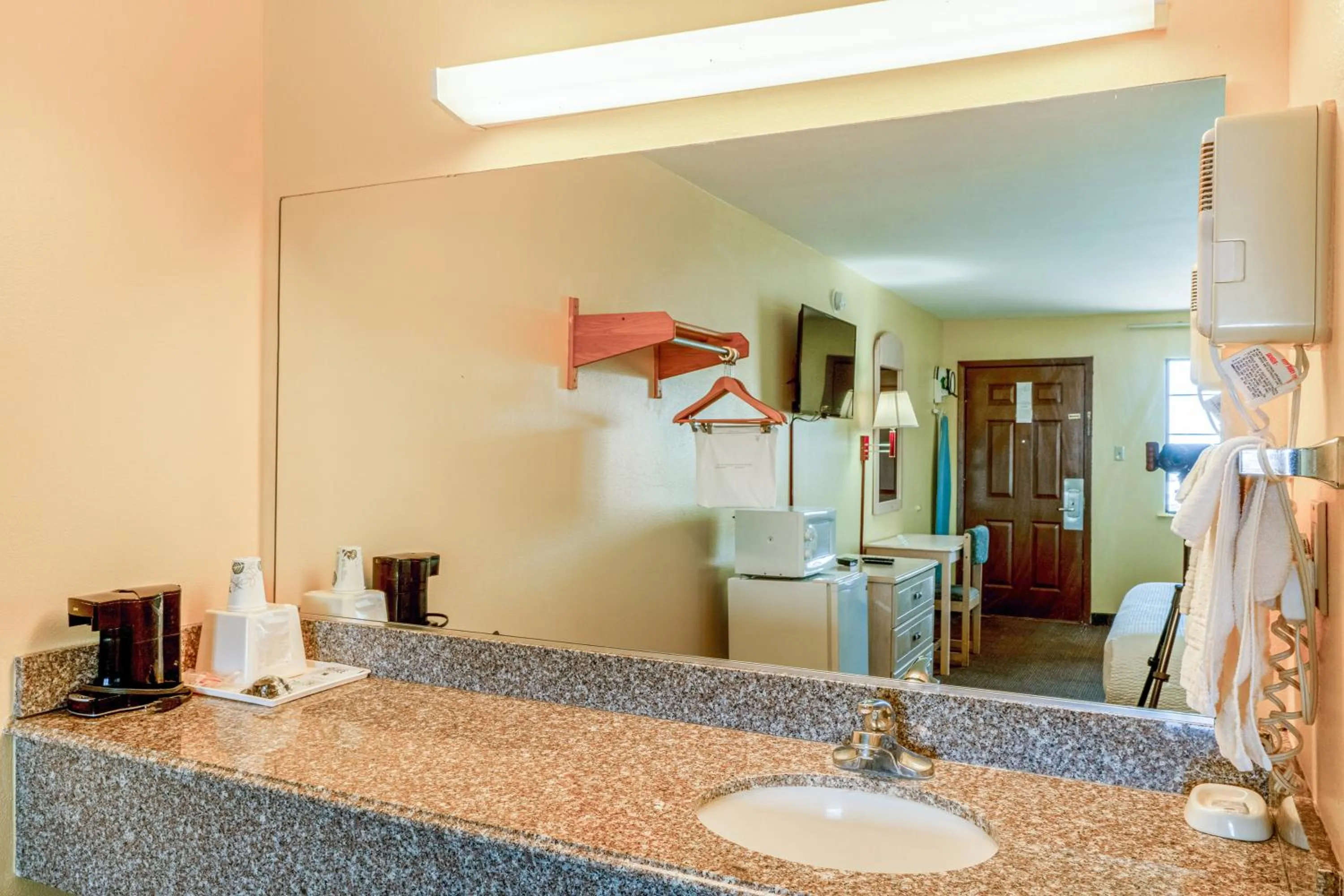 Bathroom in Shale Inn Andrews by OYO