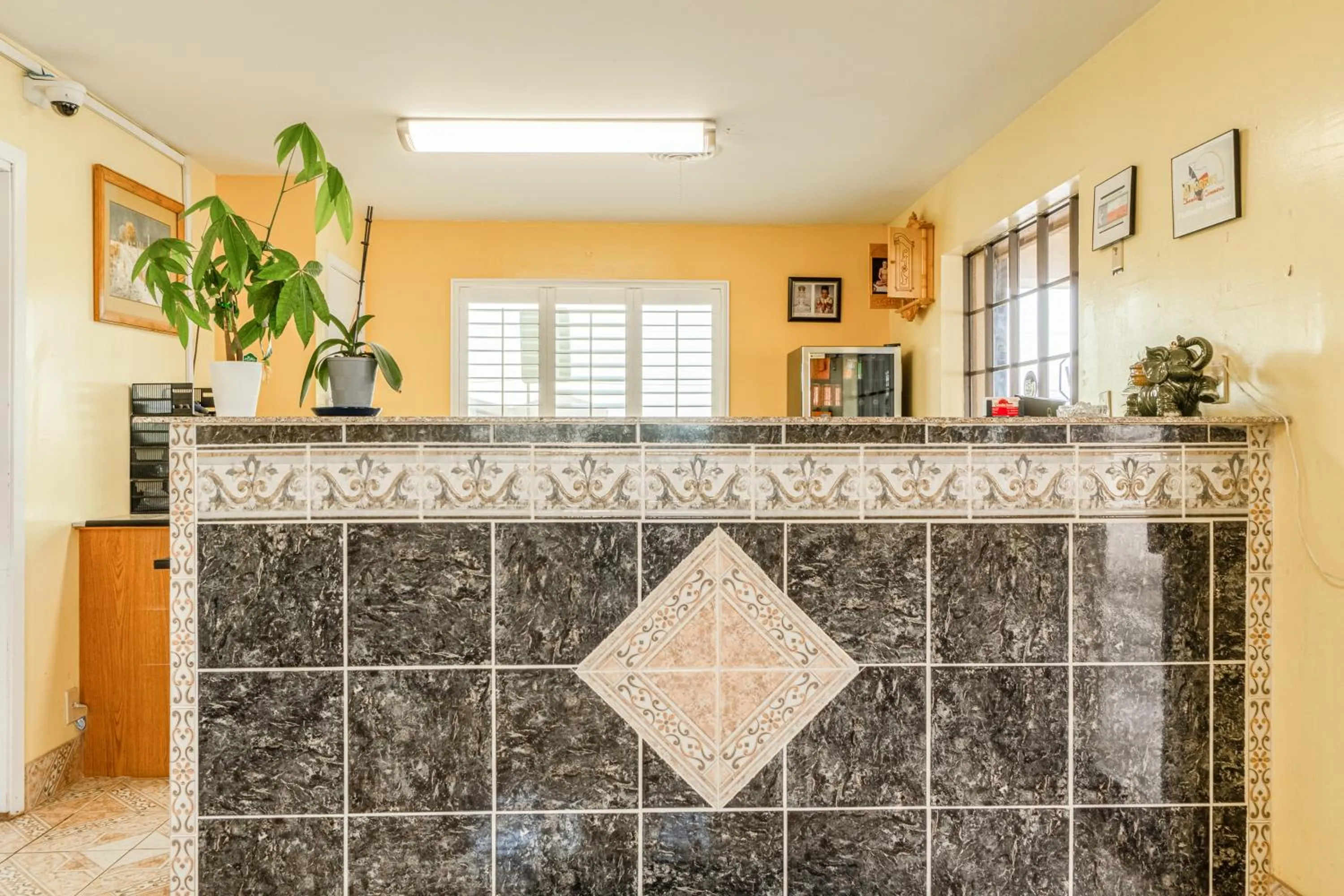 Lobby or reception in Shale Inn Andrews by OYO