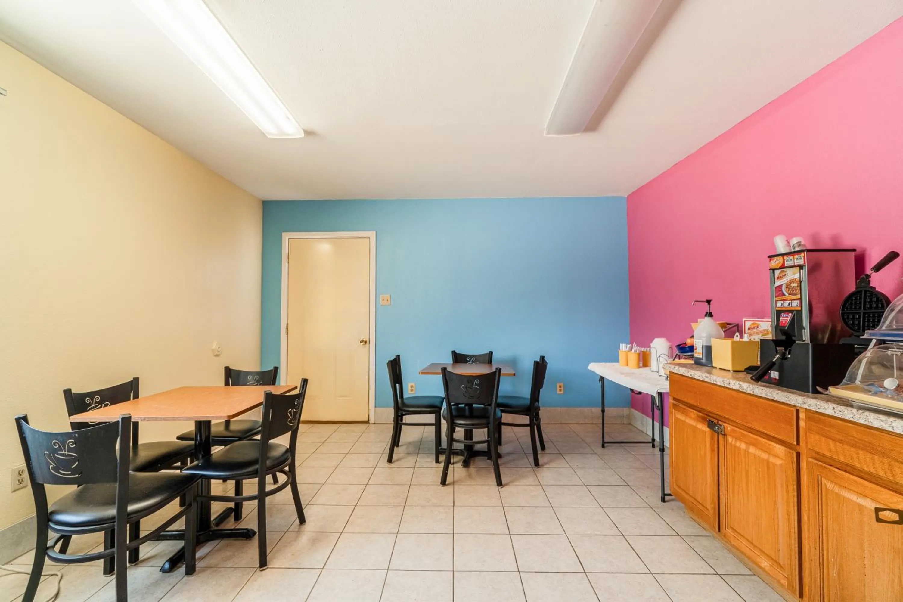 Area and facilities in Shale Inn Andrews by OYO