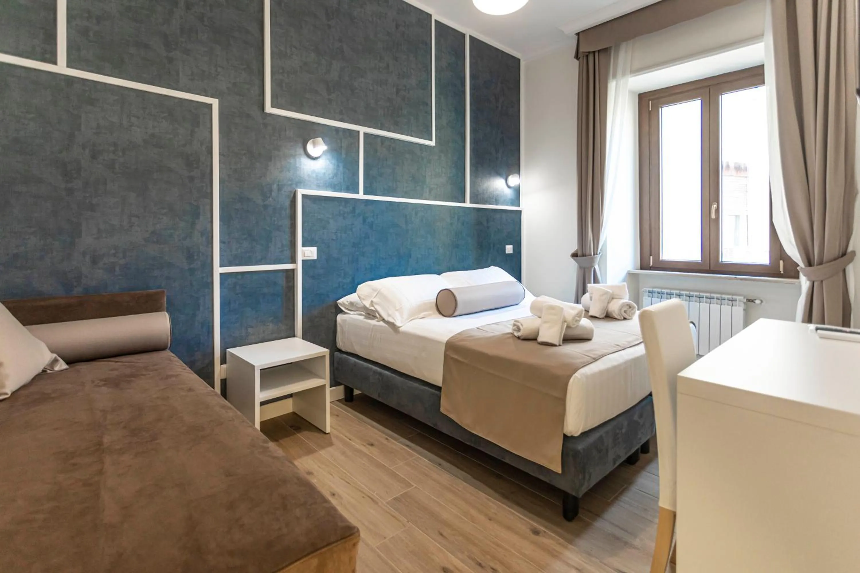 Bed in Flat 285 La Suite