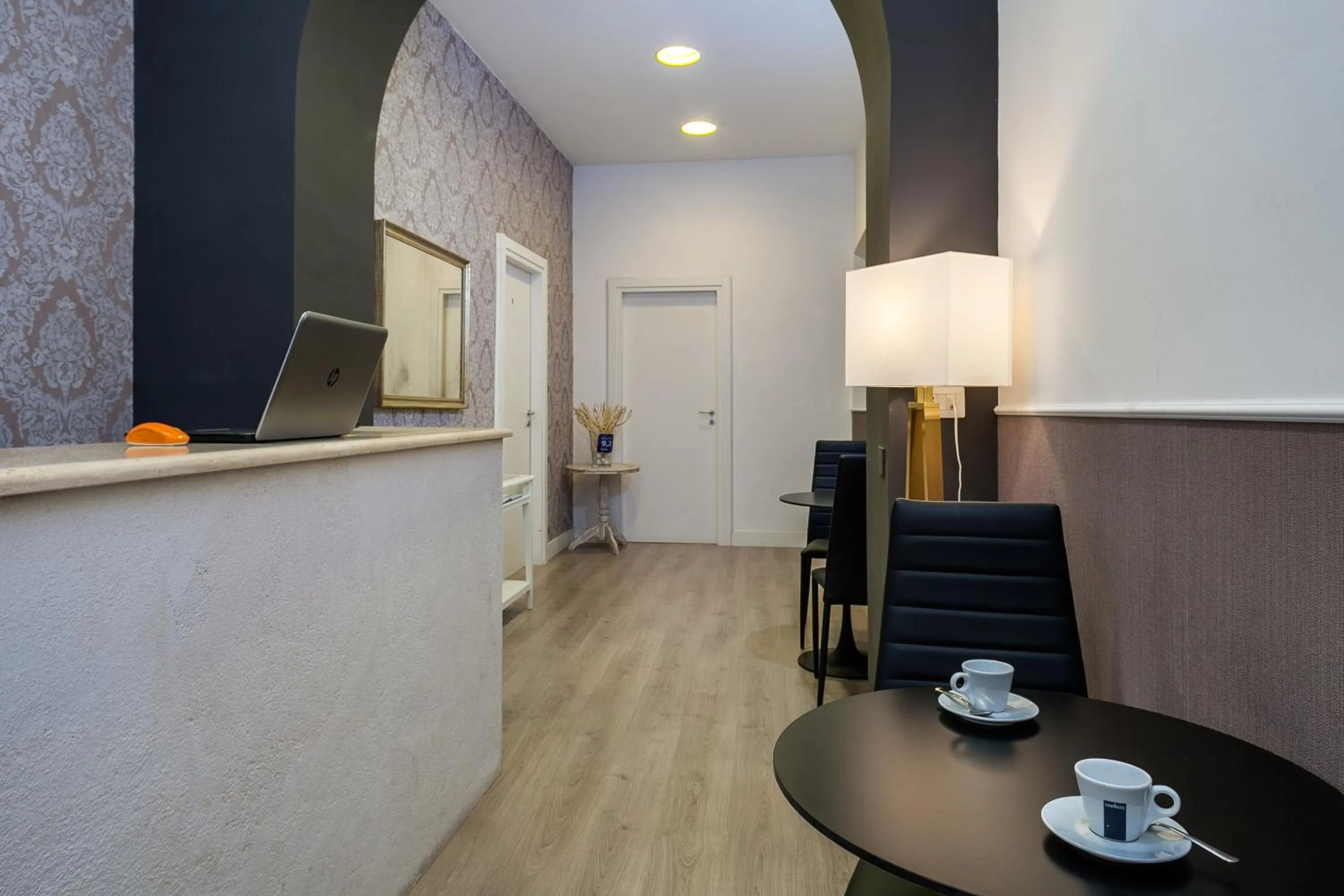 Communal lounge/ TV room in Flat 285 La Suite