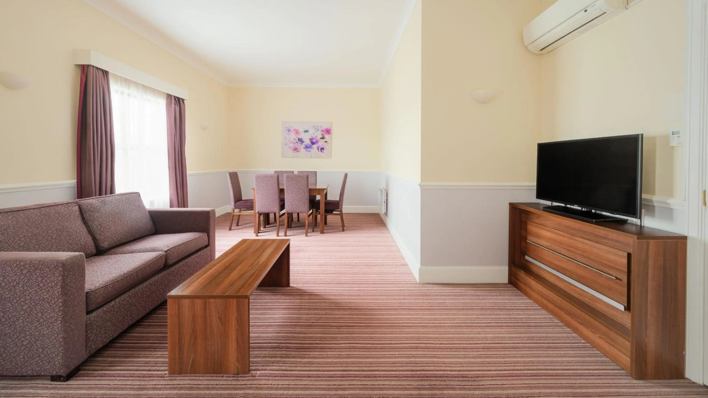 Photo of the whole room in Holiday Inn Rotherham-Sheffield M1,Jct.33 by IHG