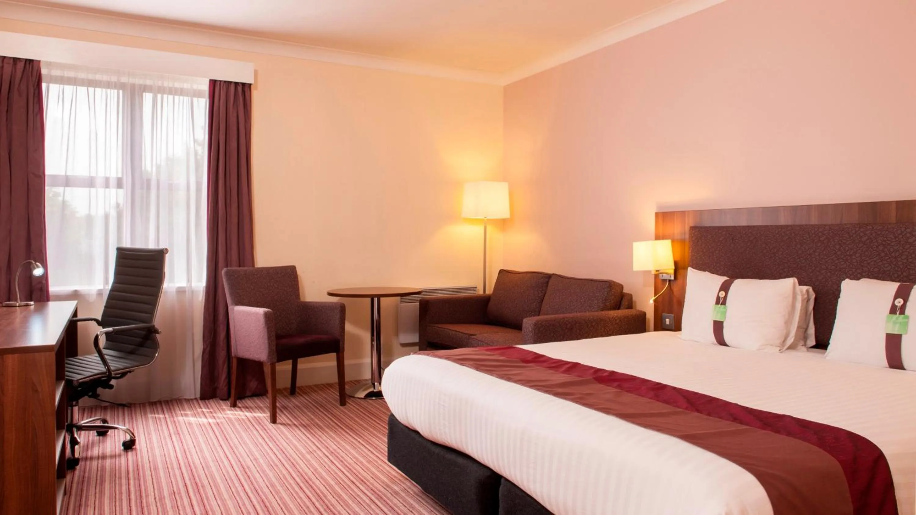 Photo of the whole room, Bed in Holiday Inn Rotherham-Sheffield M1,Jct.33 by IHG