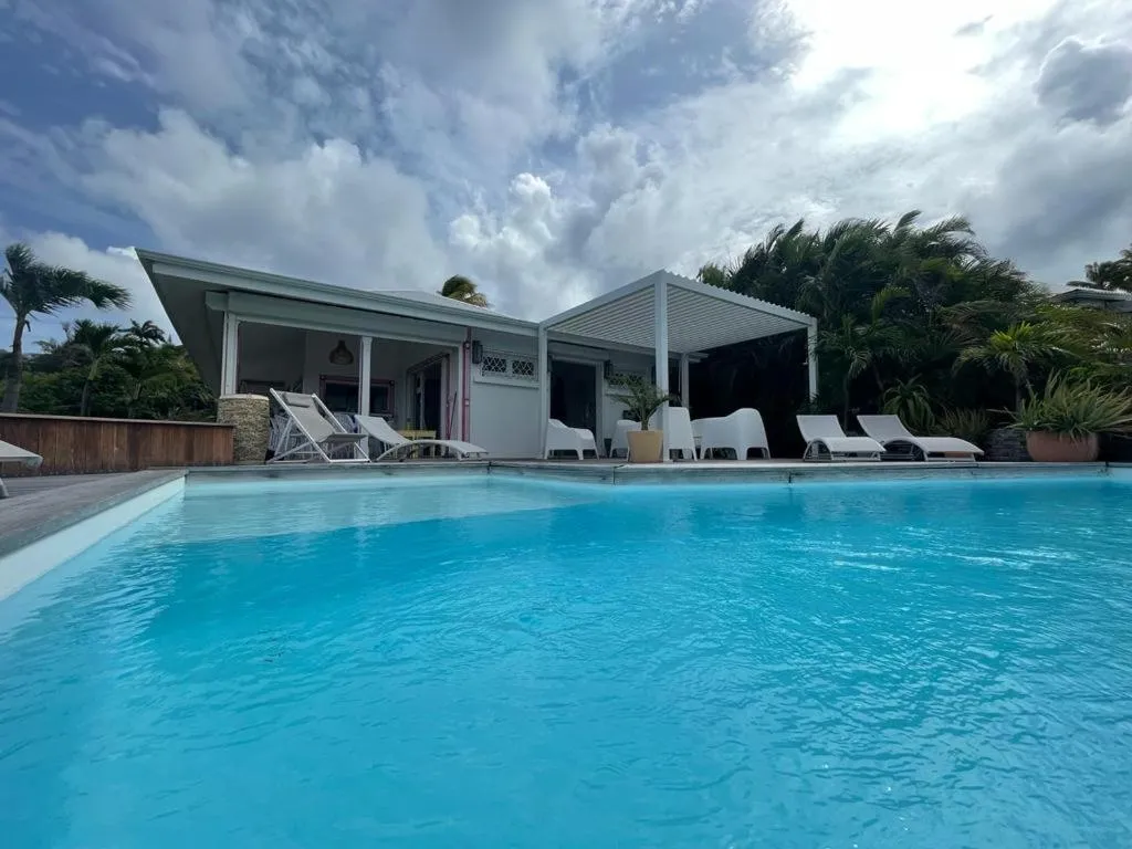 Property building in Villa Tarare