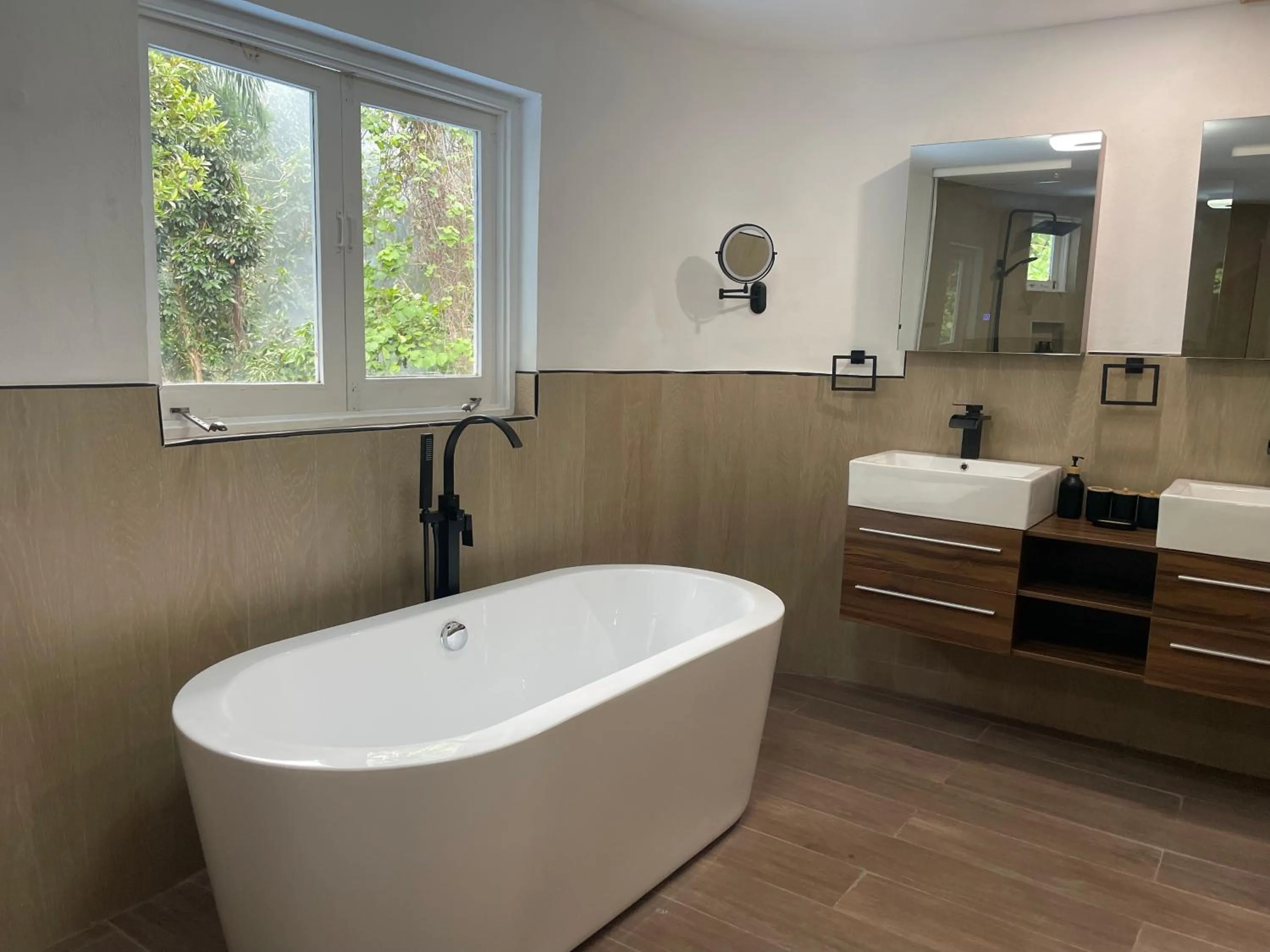 Bathroom in LF Jungle Retreat