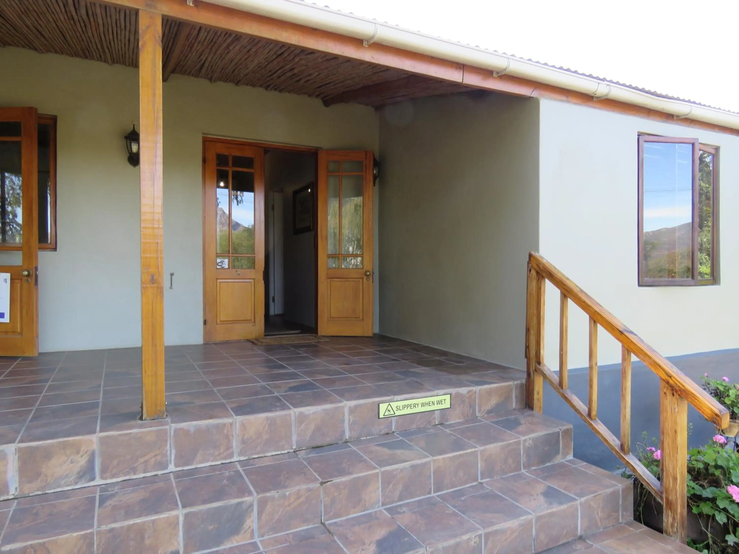 Family Room with Private Bathroom in Sandy's Place