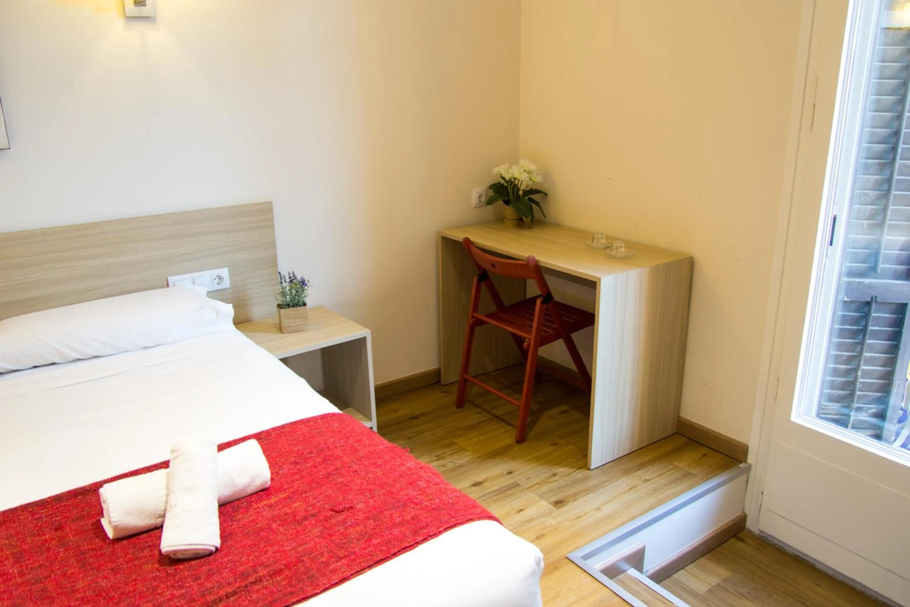 Decorative detail, Bed in Hostal Barcelona Travel