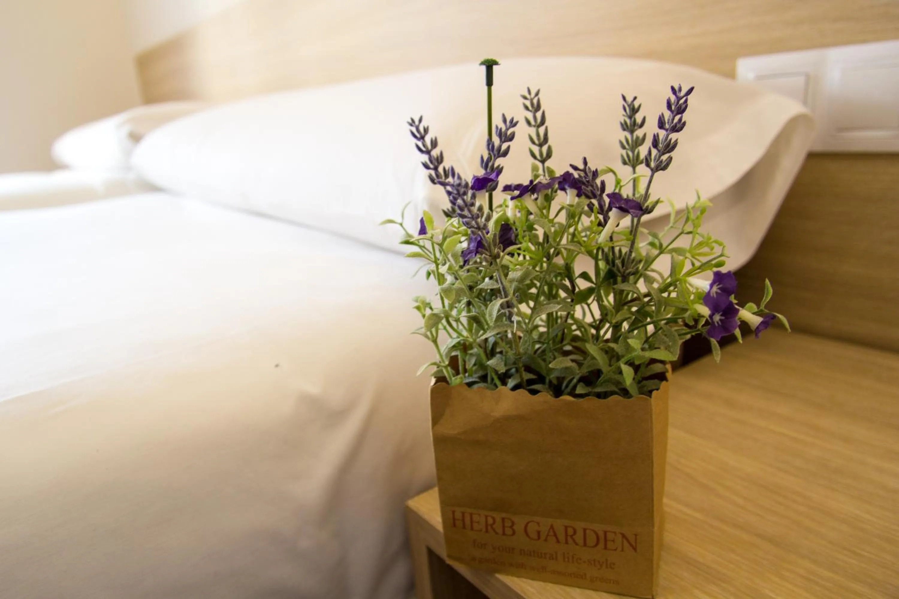 Decorative detail, Bed in Hostal Barcelona Travel