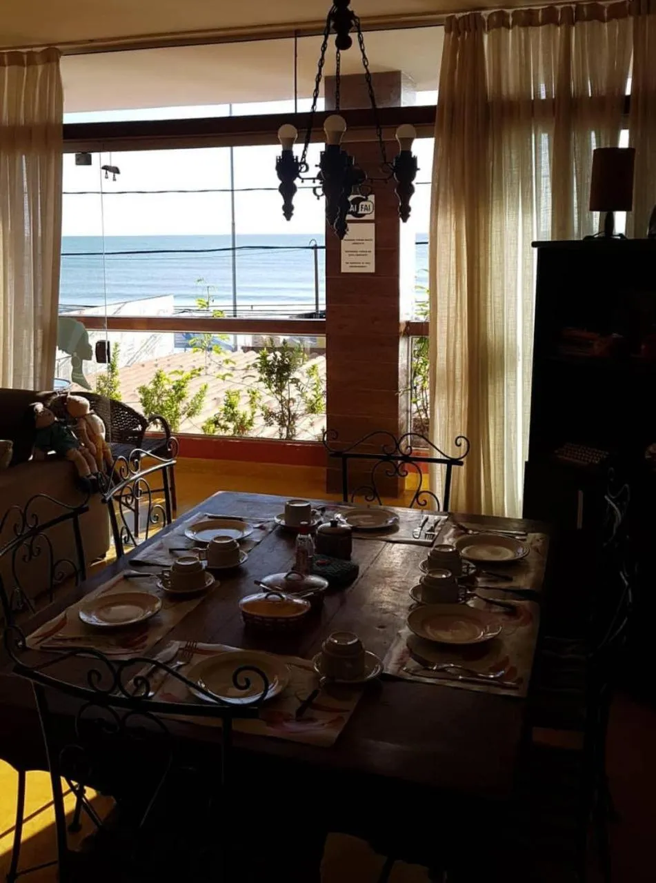 Communal kitchen in Kabatukila Pousada