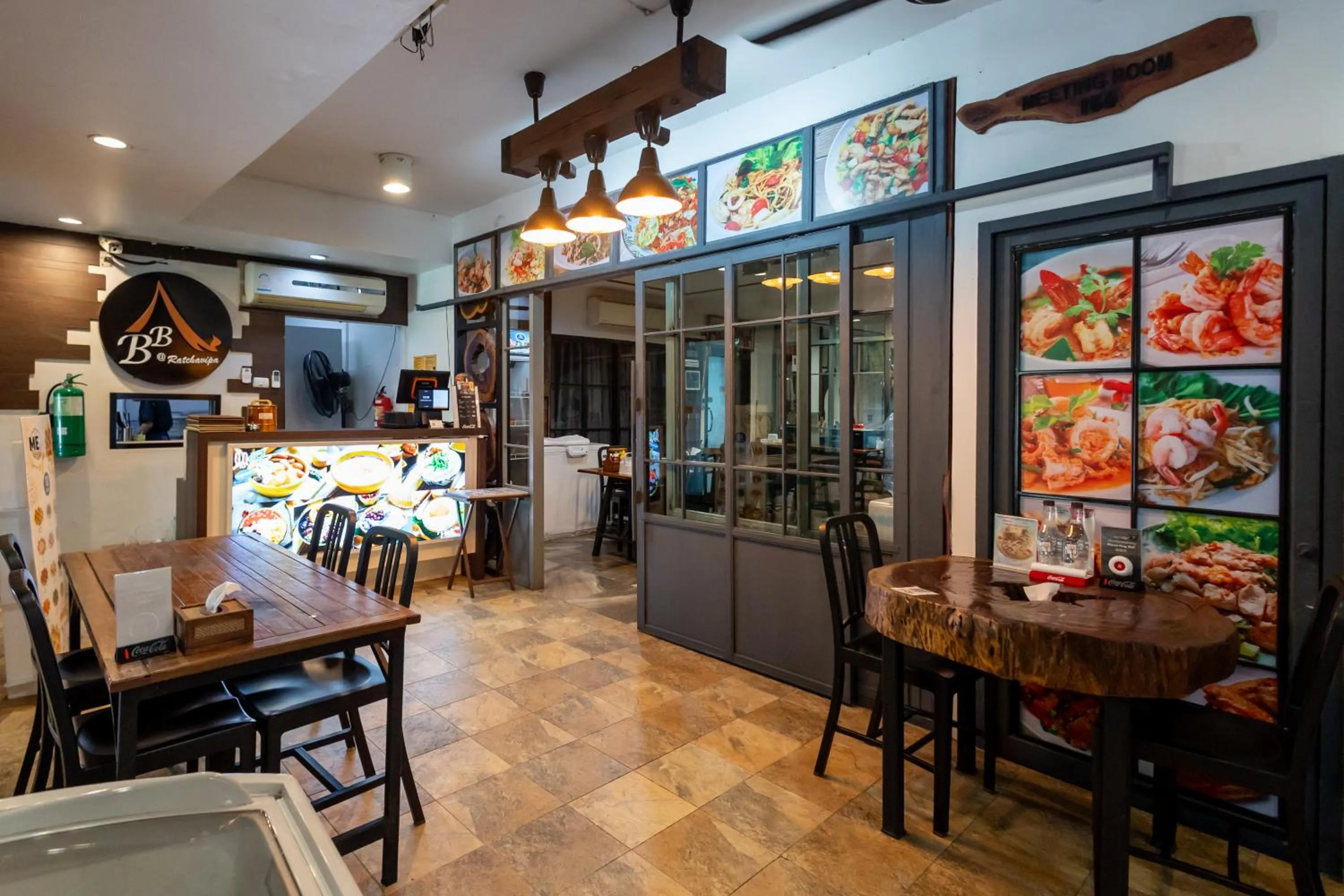 Restaurant/places to eat in Nature Boutique Residence