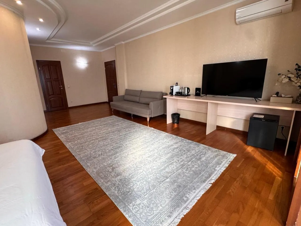 Photo of the whole room, Bed in Apart Hotel 5