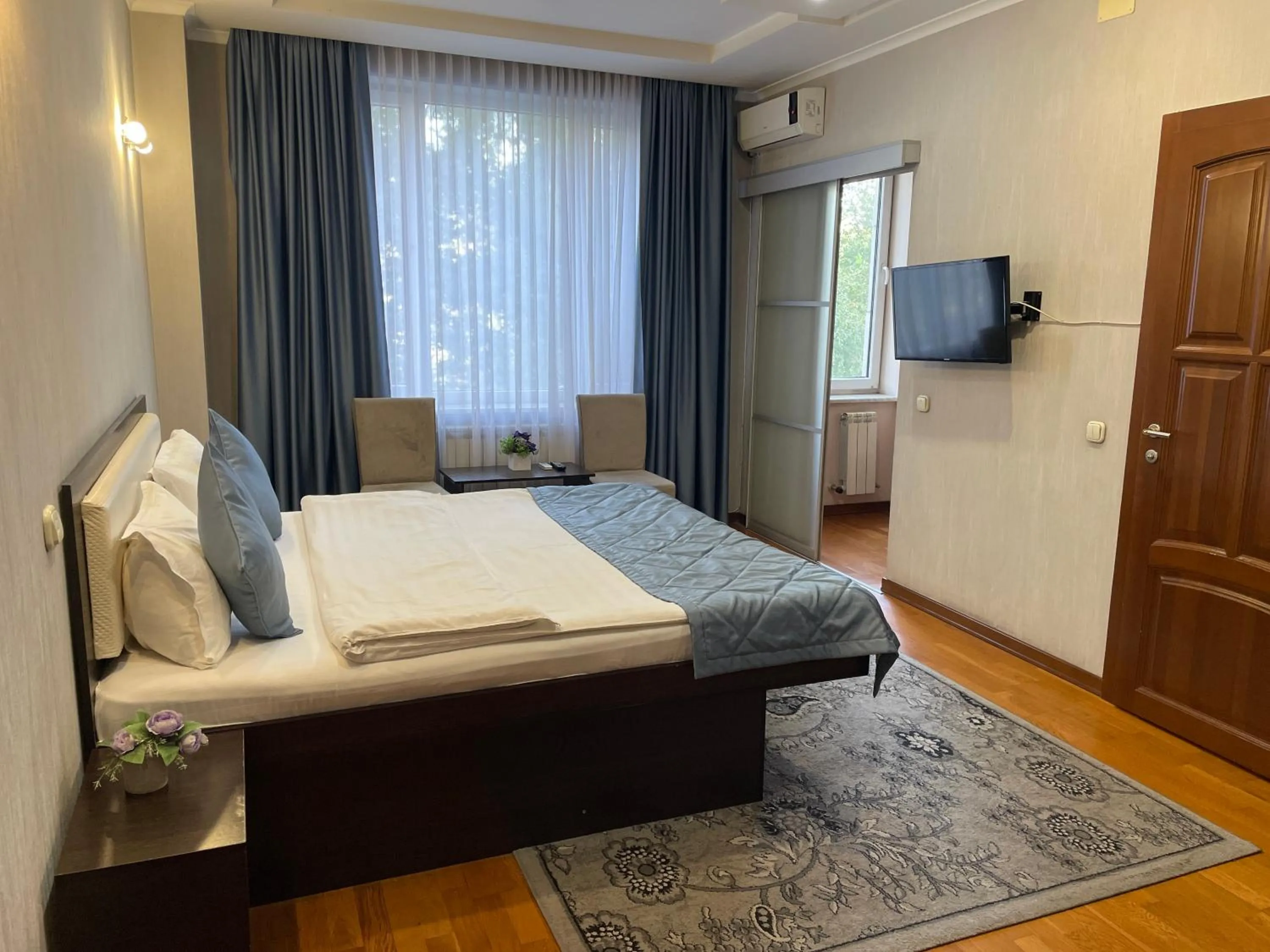 Photo of the whole room, Bed in Apart Hotel 5