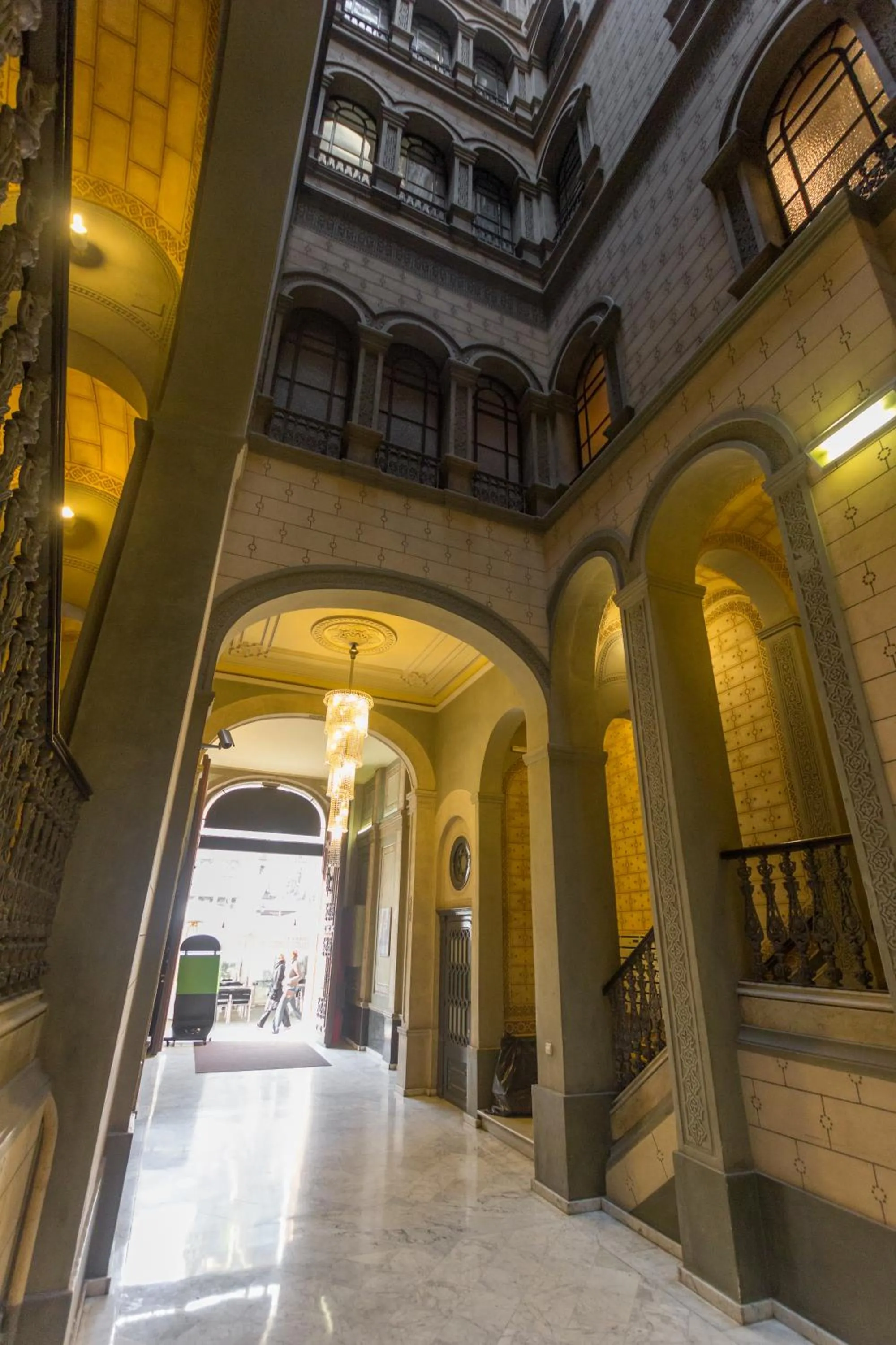 Facade/entrance in Hostalin Barcelona Passeig de Gracia